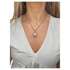 Antiguo Relicario de Corazón de Oro Rosa de 9 ct con Grabado de Golondrina en el Reverso y el Anverso