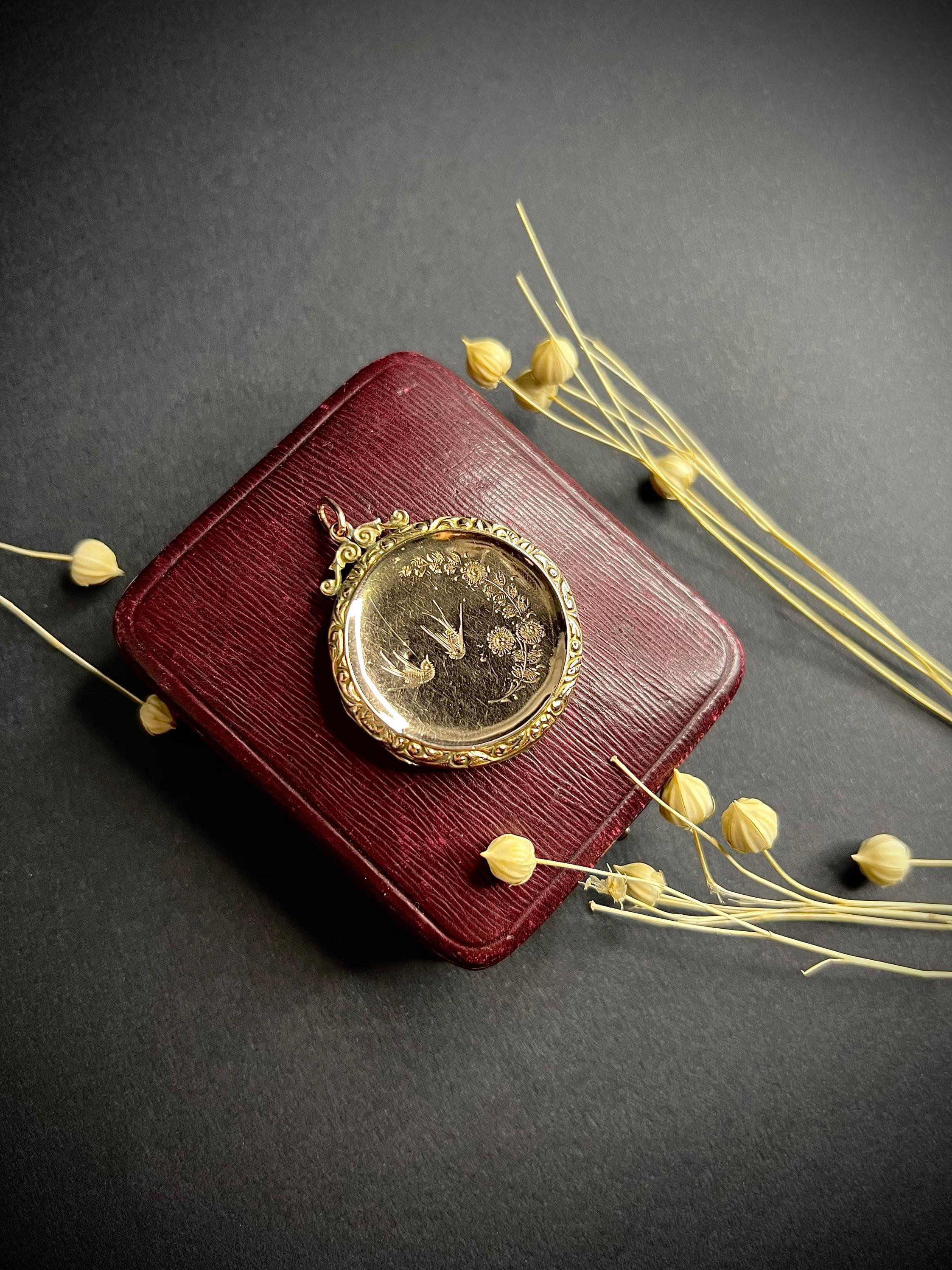 Vittoriano Antico medaglione rotondo vittoriano in oro rosa 9ct con retro e fronte in vendita