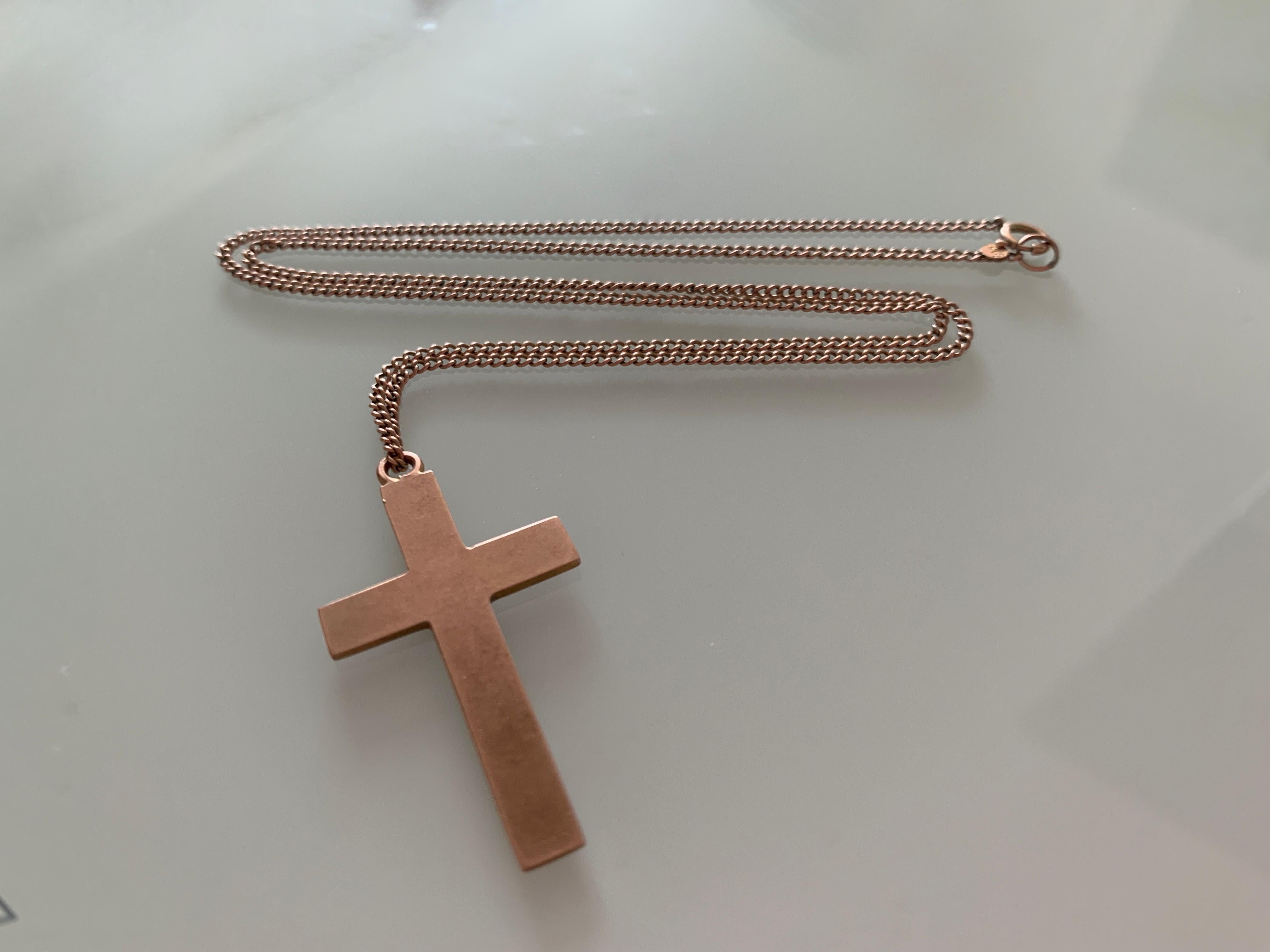 Antike Halskette aus 9 Karat Roségold

Seltene, passende Kette und Anhänger.
Vollständig gepunztes Kreuz Birmingham 1918 
von Goldschmieden 