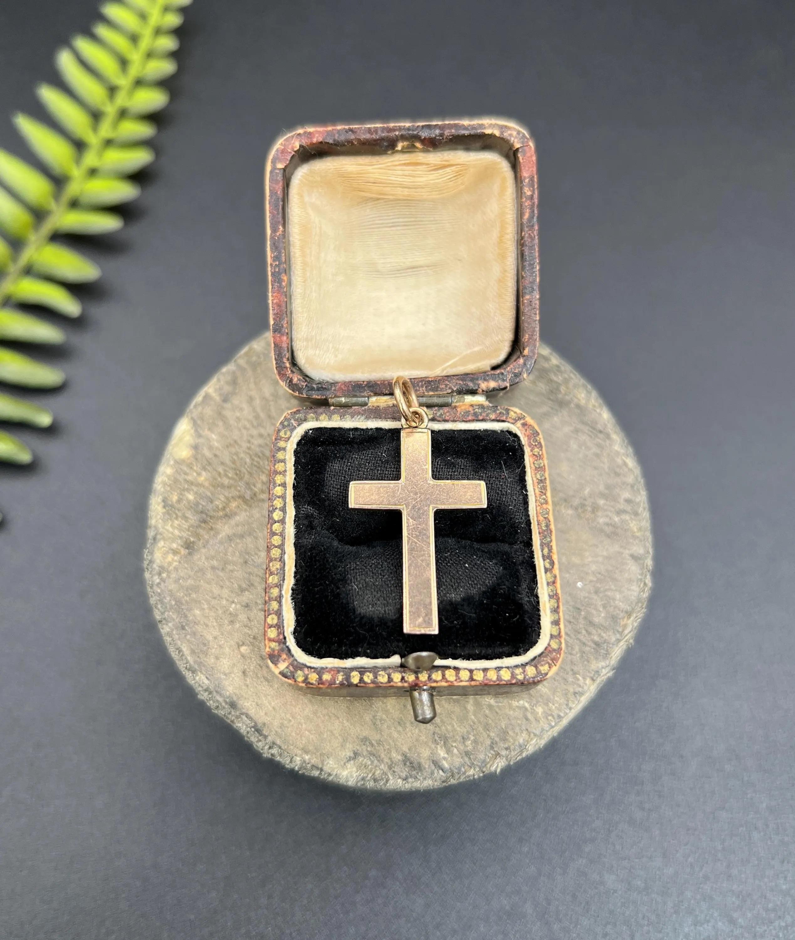 Antico ciondolo a forma di croce in oro rosa 9ct, con marchio Chester 1907 in vendita 5