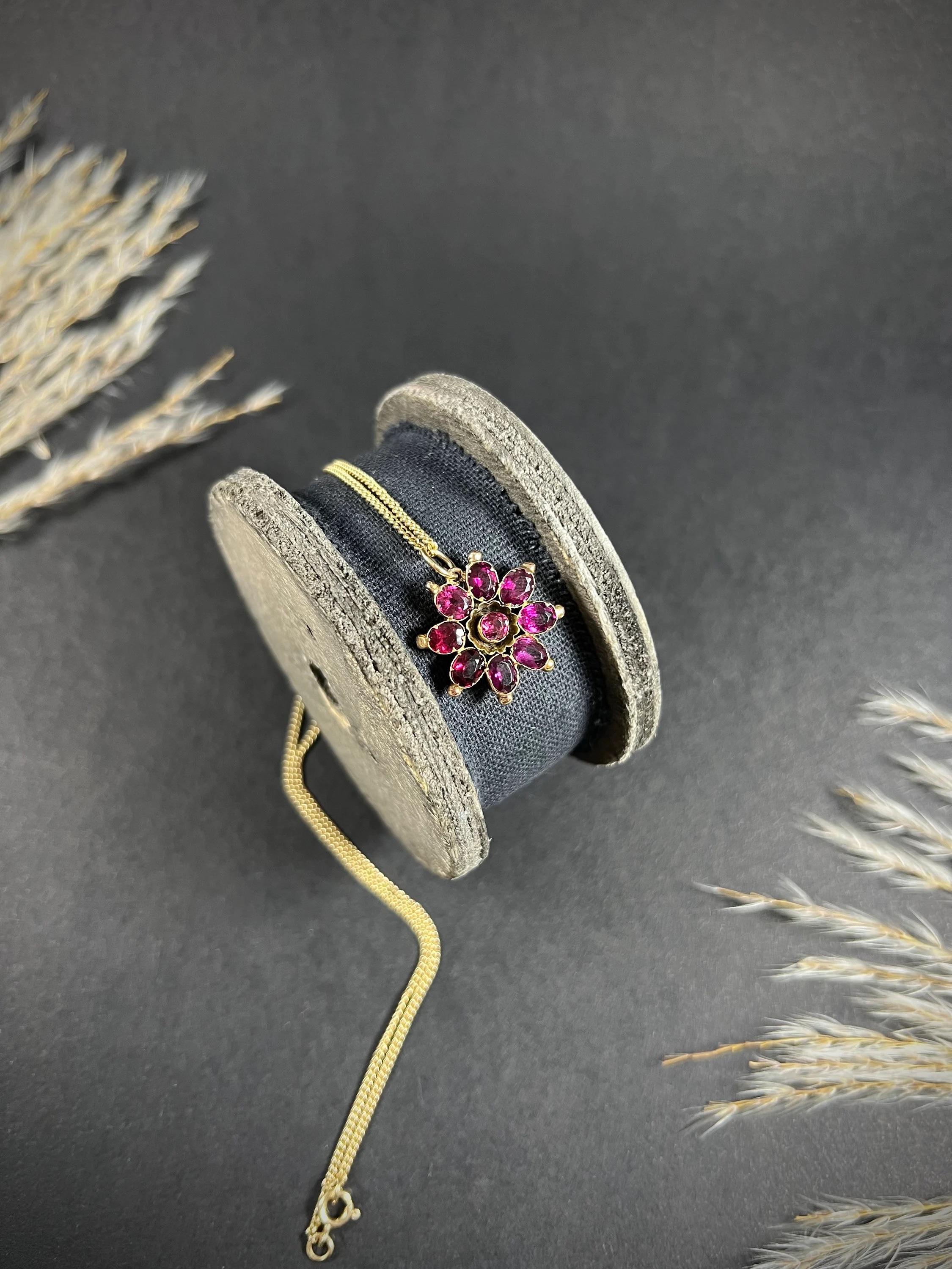 Antique 9ct Rose Gold, Early Victorian Almandine Garnet Floral Pendant For Sale 5