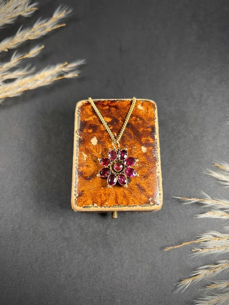 Antique 9ct Rose Gold, Early Victorian Almandine Garnet Floral Pendant For Sale 2
