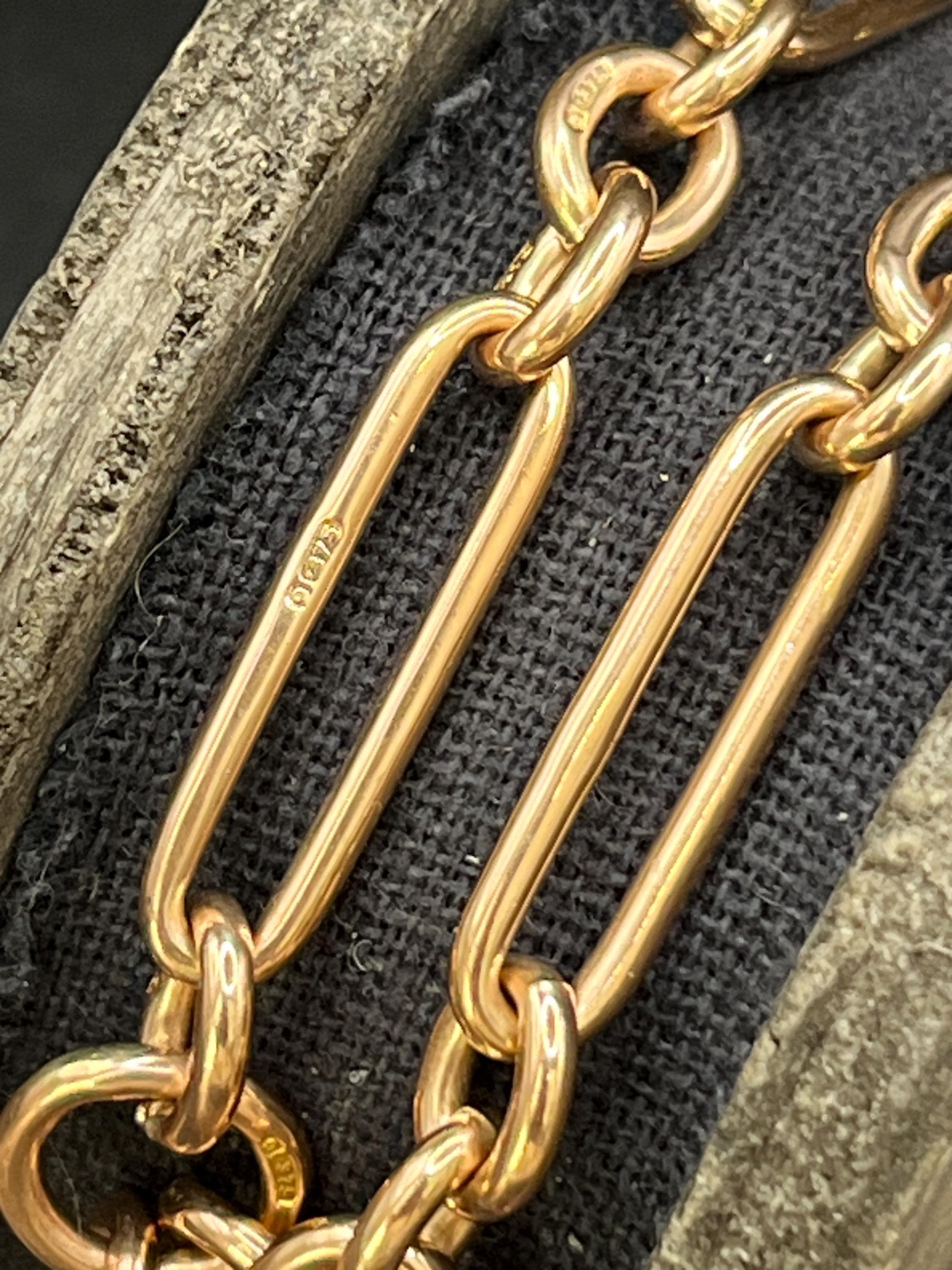 Antique 9ct Rose Gold, Edwardian, 20 inch Paper Clip Albert Chain Necklace In Good Condition For Sale In Brighton, GB