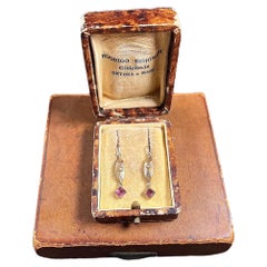 Boucles d'oreilles pendantes anciennes en or rose 9 carats, grenat almandin édouardien et perles de rocaille