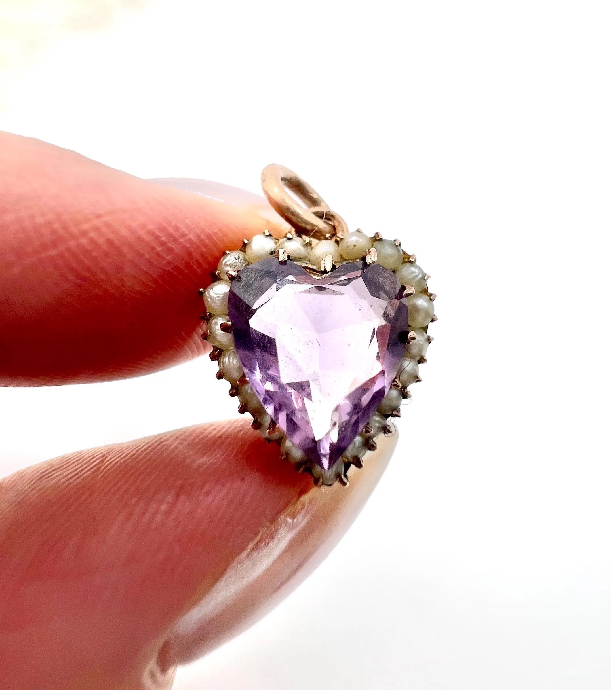 Antique 9ct Rose Gold, Edwardian Amethyst & Natural Seed Pearl Heart Pendant In Good Condition For Sale In Brighton, GB