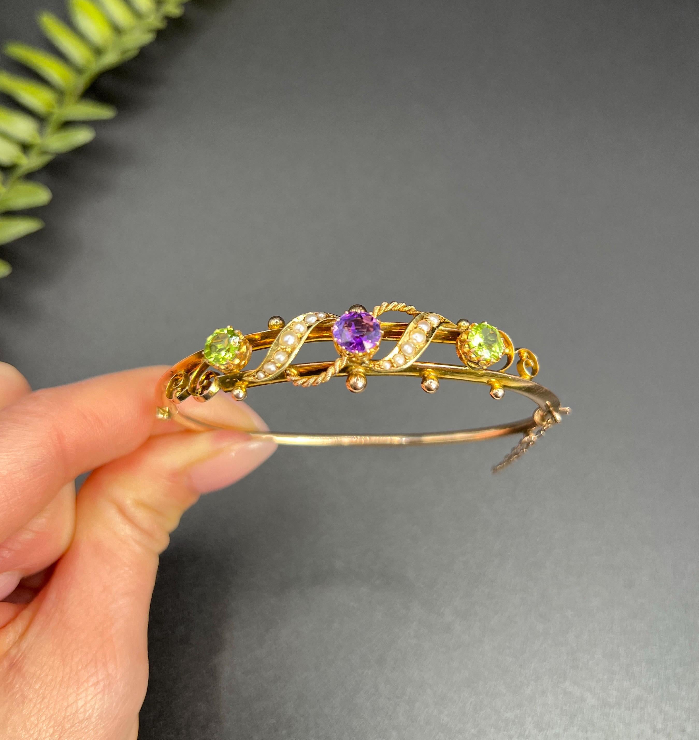 Bracciale antico in oro rosa 9ct, ametista, peridoto e perle di Edwardian Suffragette In condizioni buone a Brighton, GB