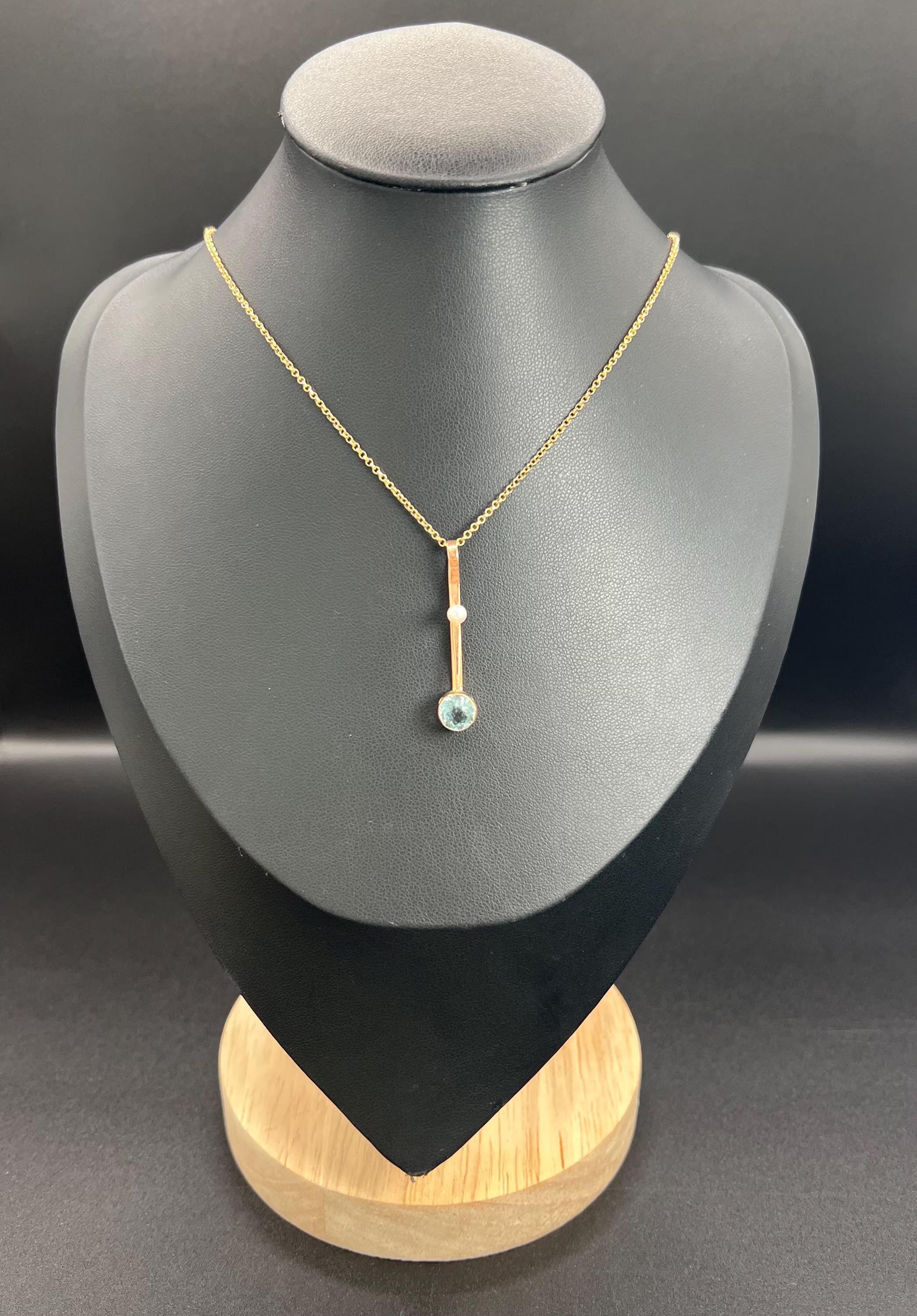 Antique 9ct Rose Gold, Edwardian Aquamarine & Pearl Pendulum Drop Pendant In Good Condition For Sale In Brighton, GB