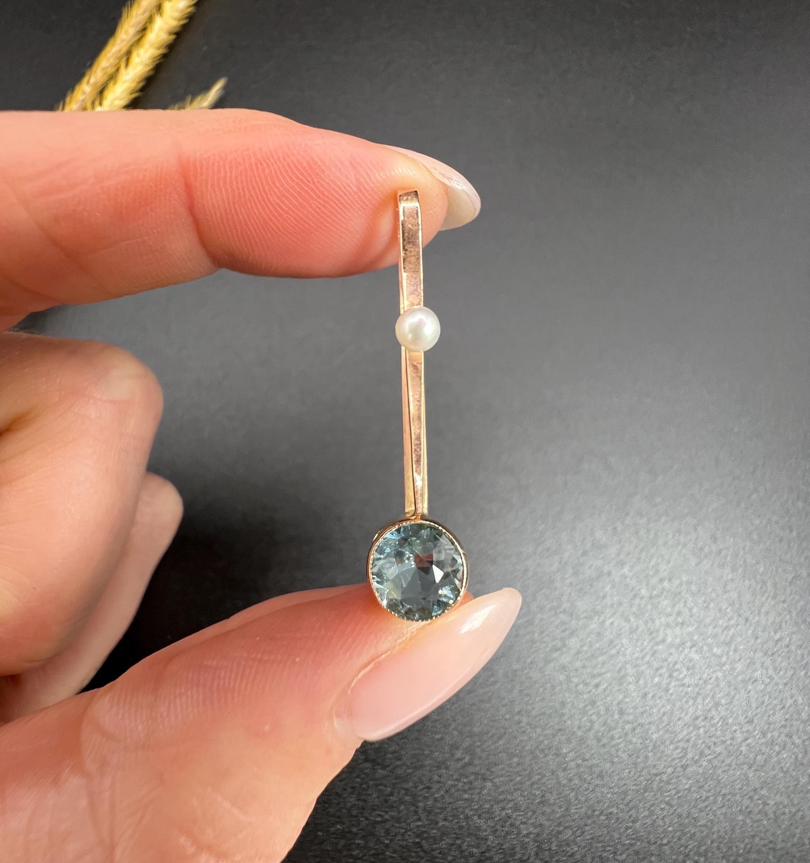 Antique 9ct Rose Gold, Edwardian Aquamarine & Pearl Pendulum Drop Pendant For Sale 2