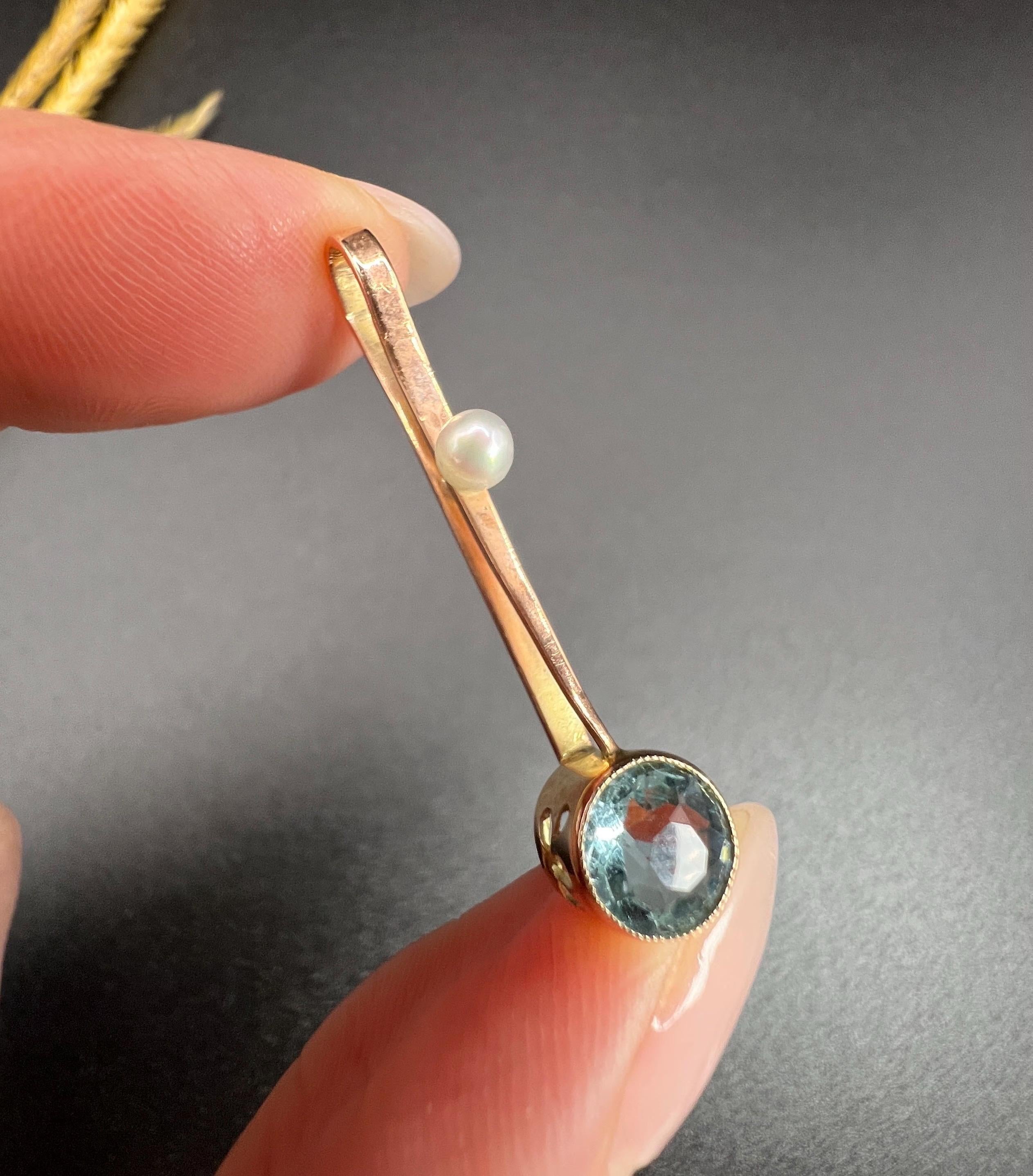 Antique 9ct Rose Gold, Edwardian Aquamarine & Pearl Pendulum Drop Pendant For Sale 4
