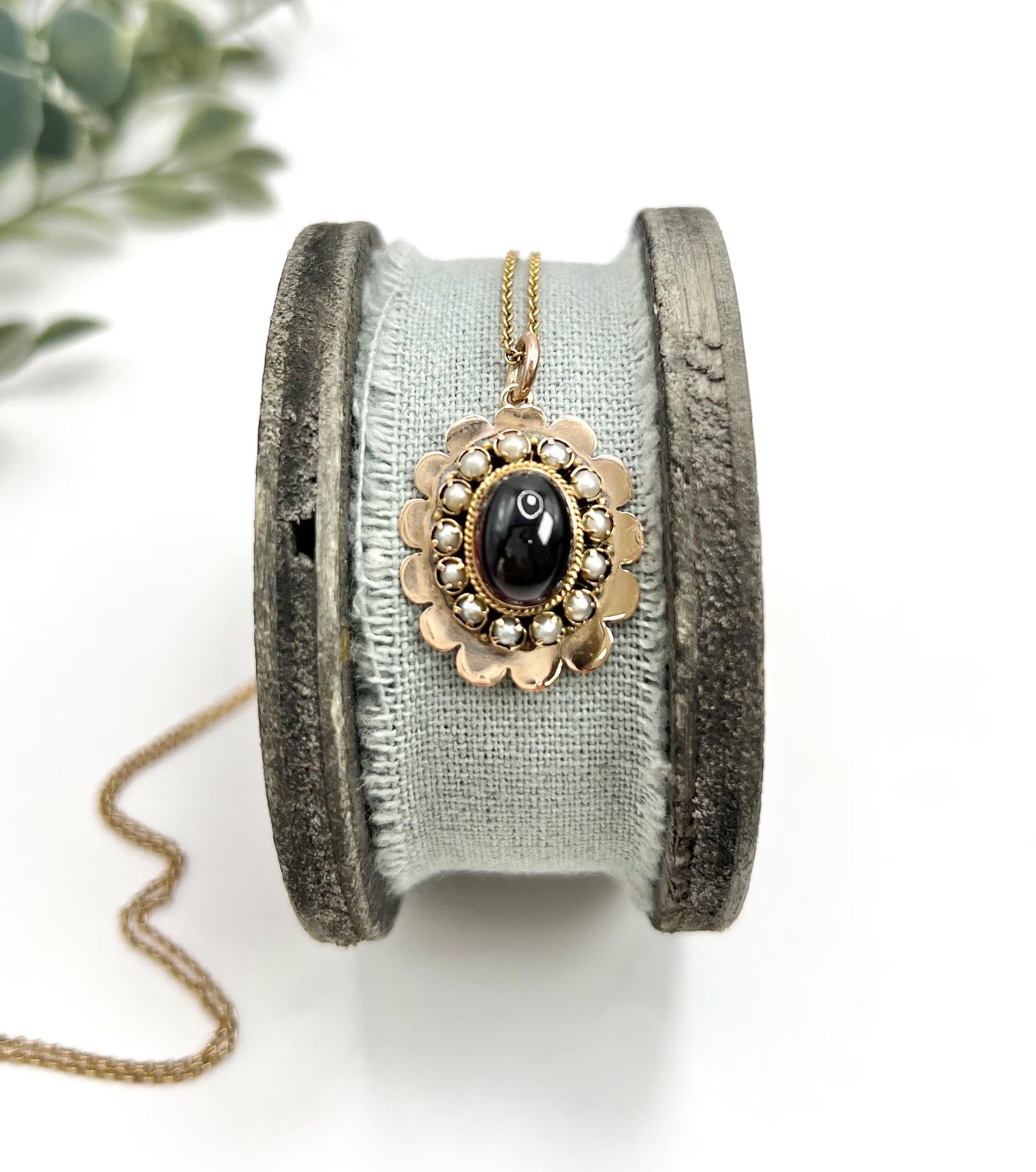 Antiker 9ct Rose Gold, Edwardian Cabochon Granat & Seed Pearl Anhänger im Zustand „Gut“ im Angebot in Brighton, GB