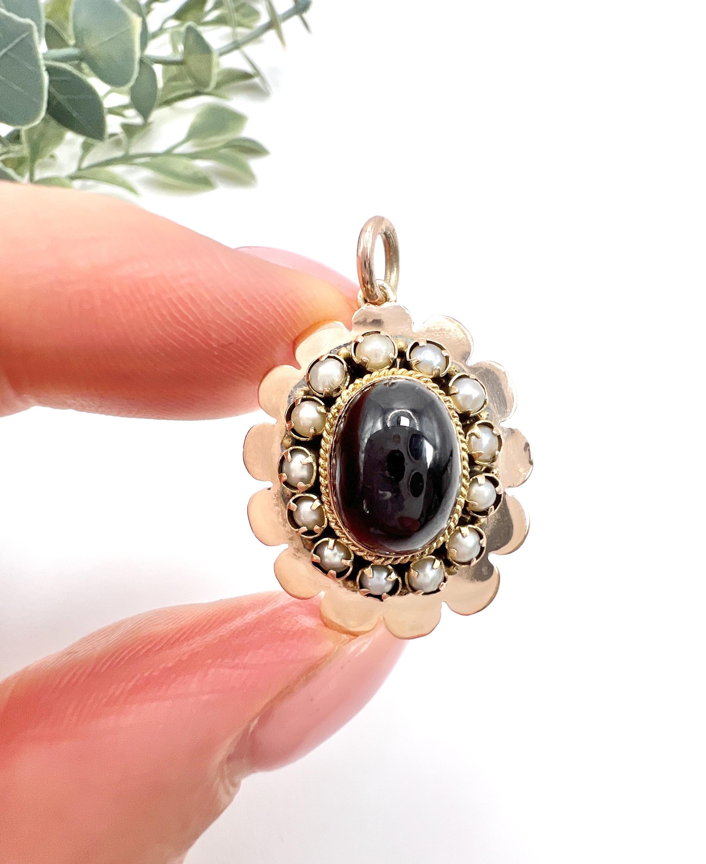 Antiker 9ct Rose Gold, Edwardian Cabochon Granat & Seed Pearl Anhänger im Angebot 3