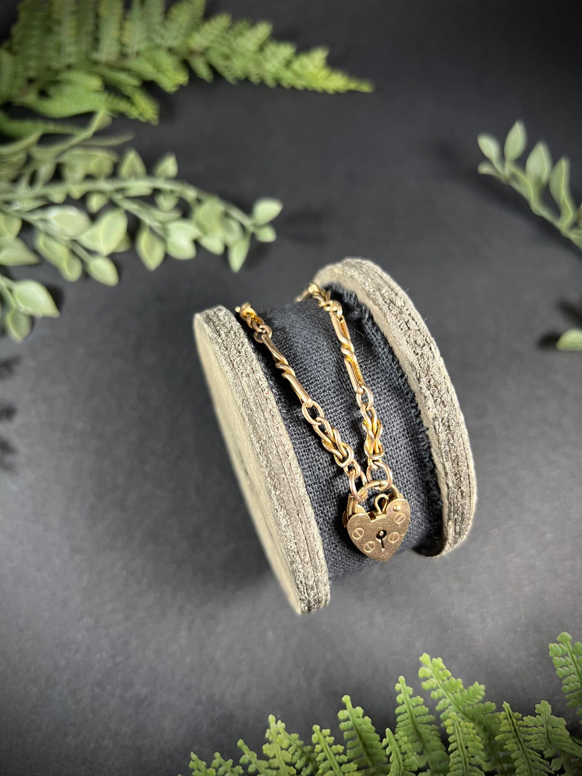 Antikes edwardianisches 9 Karat Roségold Edwardianisches Fancy Knot Link Herz Padlock-Armband im Angebot 7