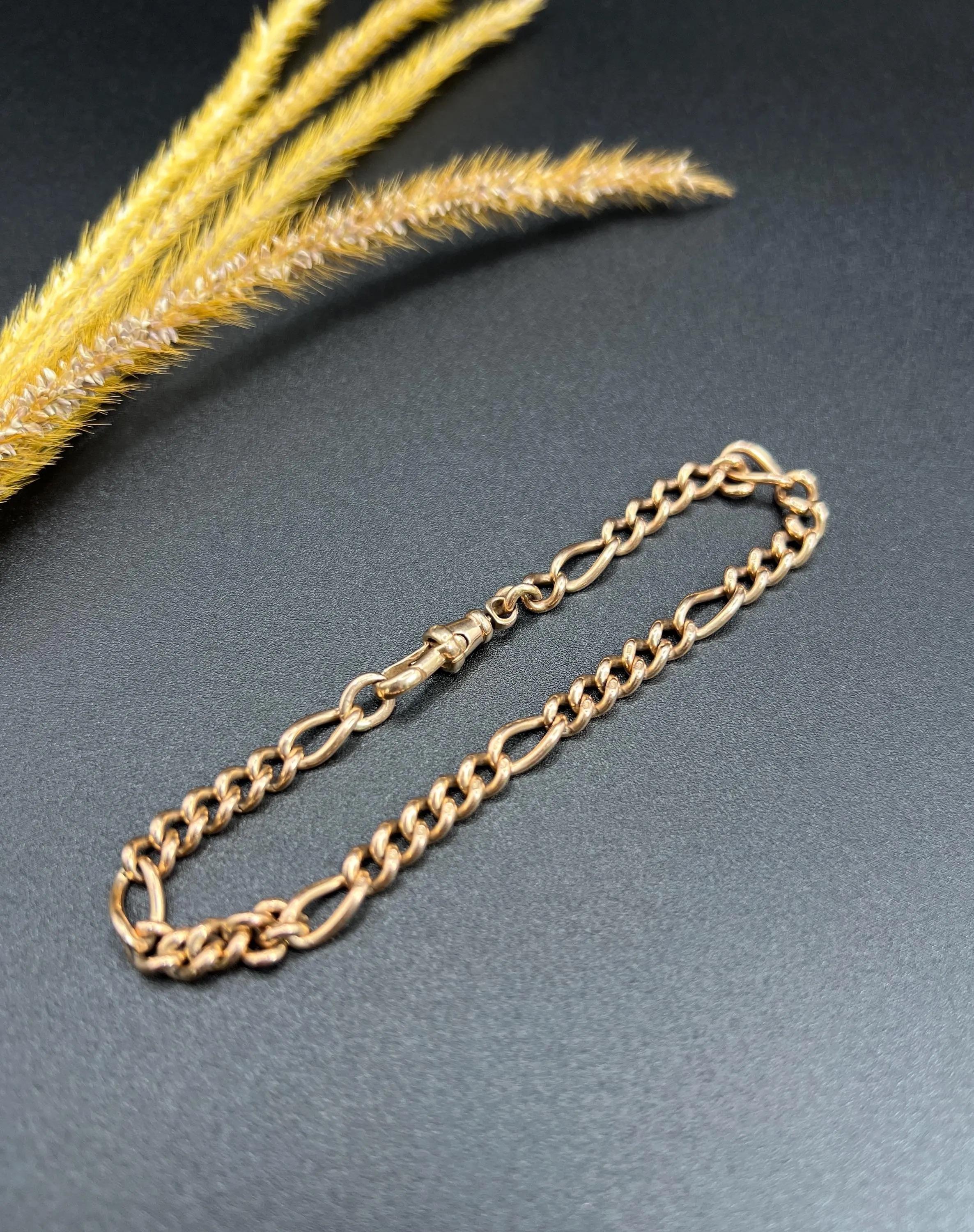 Antique 9ct Rose Gold, Edwardian Figaro Link Bracelet with Swivel Clasp In Good Condition For Sale In Brighton, GB