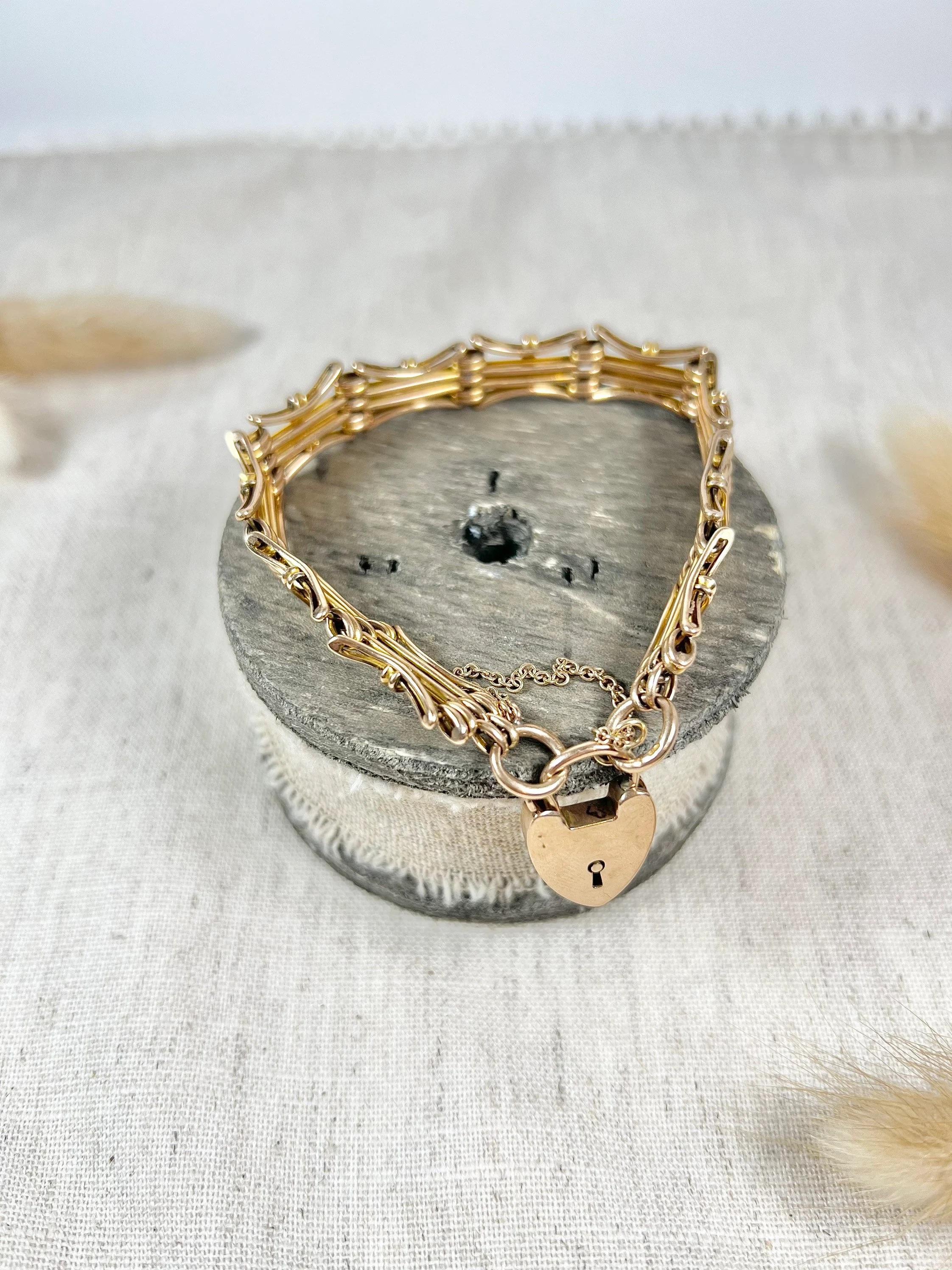 Women's or Men's Antique 9ct Rose Gold Edwardian Gate Bracelet with Heart Padlock For Sale
