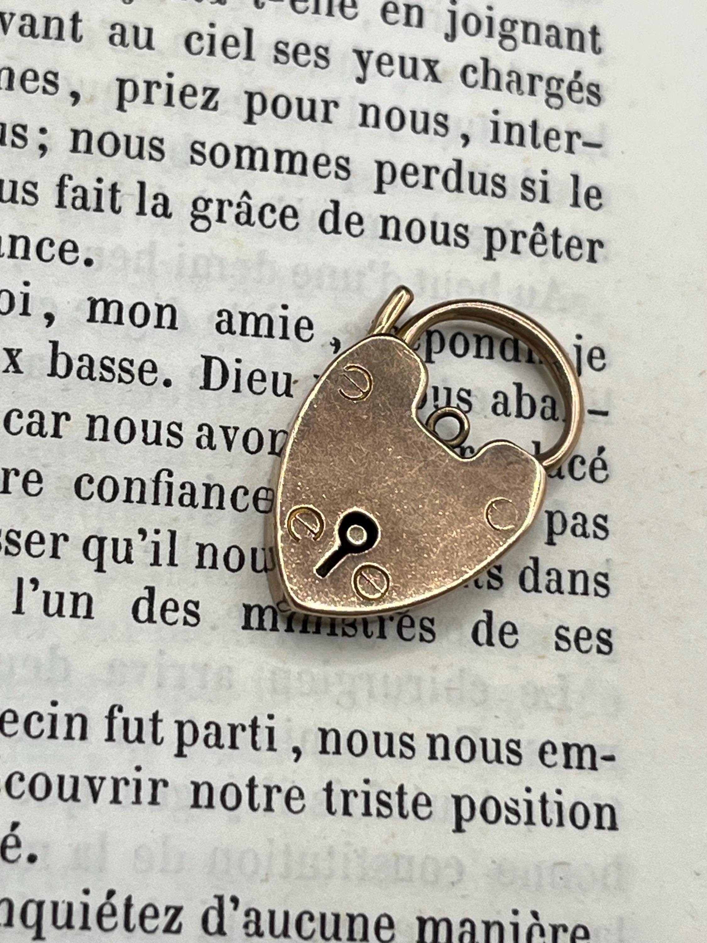 Antiguo oro rosa de 9 ct, colgante eduardiano de candado de corazón, cierre de dije de pulsera en venta 5