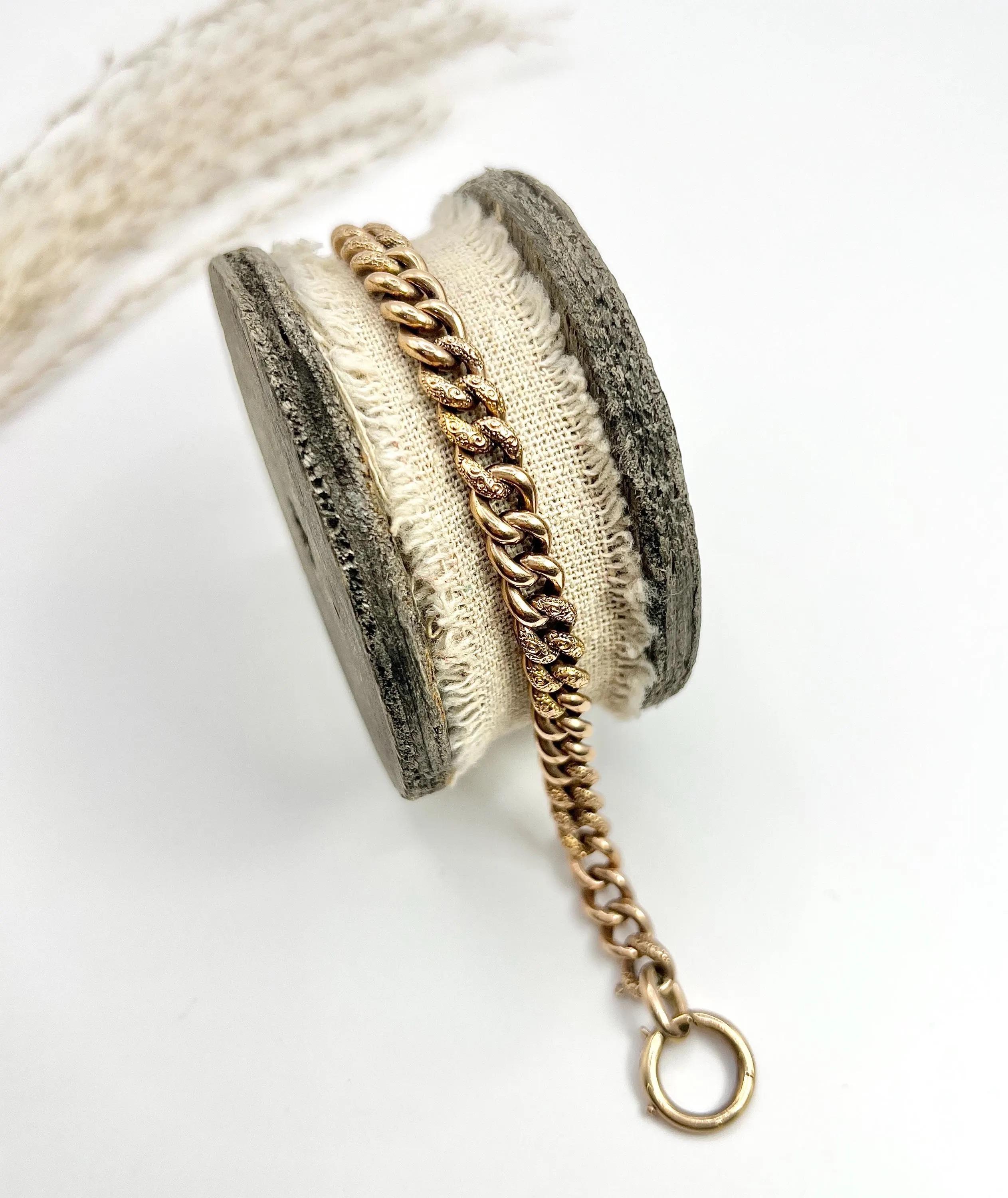 Antique 9ct Rose Gold, Edwardian Night & Day, Floral Patterned Curb Bracelet For Sale 5