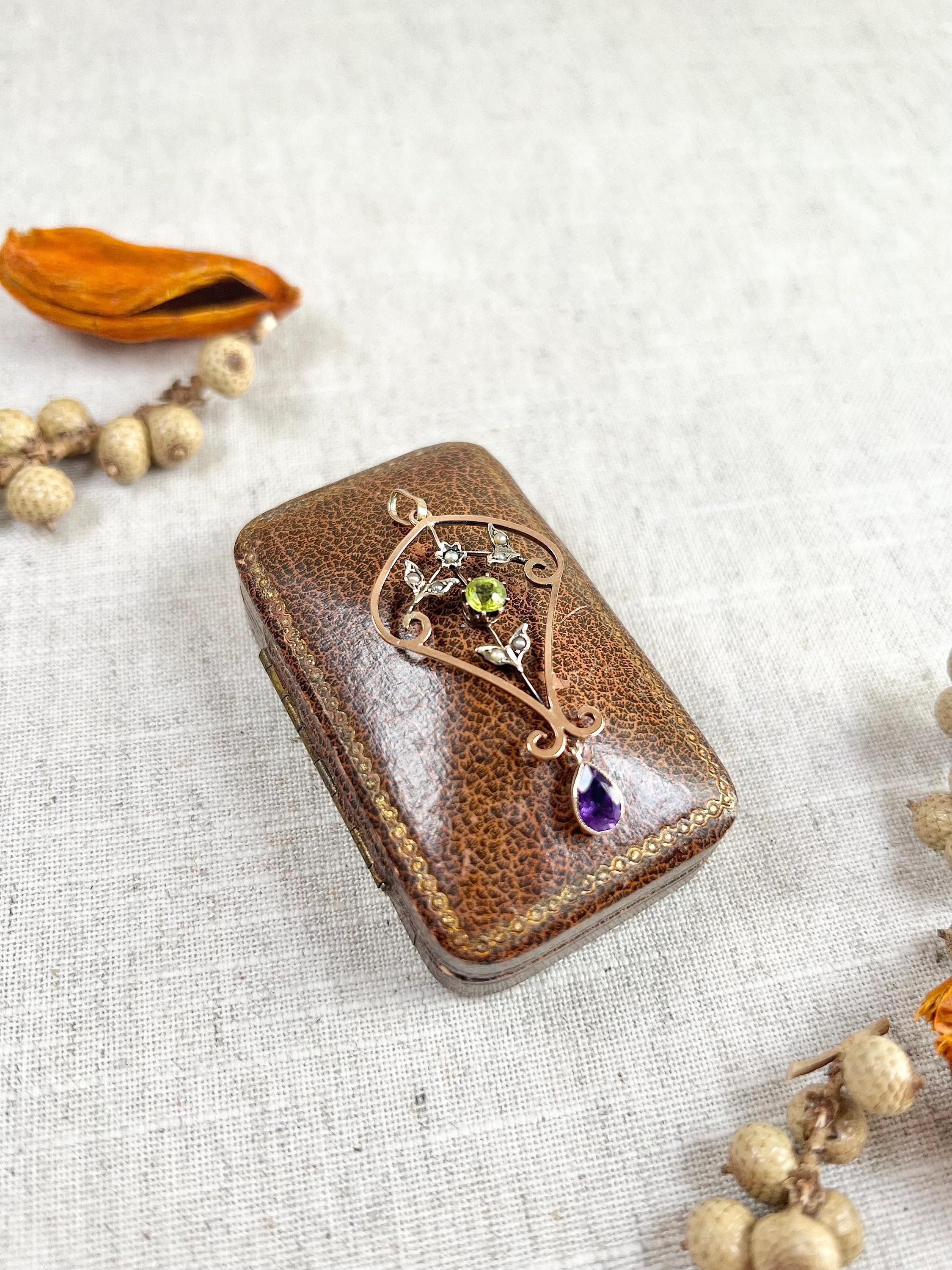 Antique 9ct Rose Gold Edwardian Peridot Amethyst and Pearl Suffragette Pendant  For Sale 3