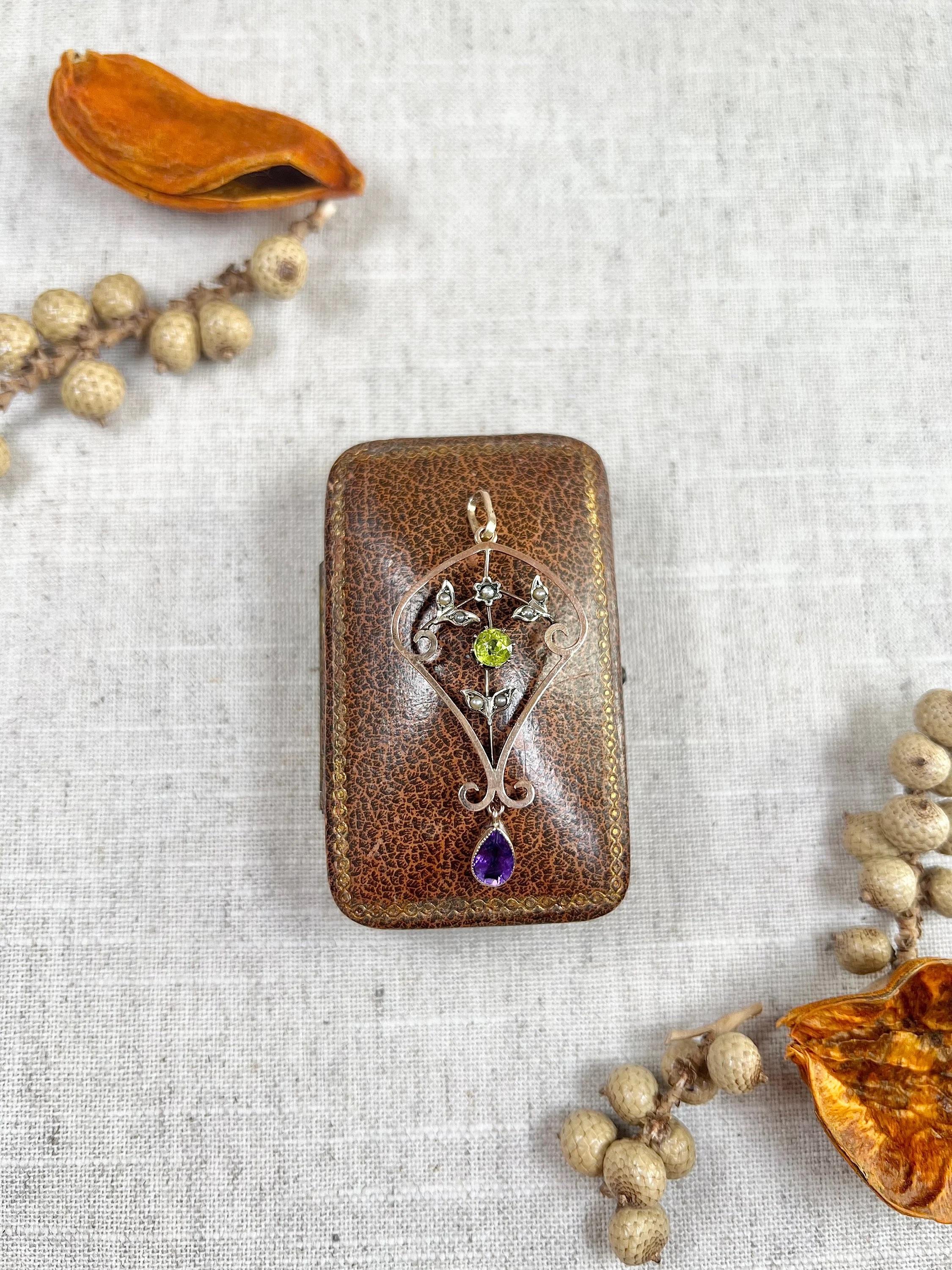 Antique 9ct Rose Gold Edwardian Peridot Amethyst and Pearl Suffragette Pendant  For Sale 4