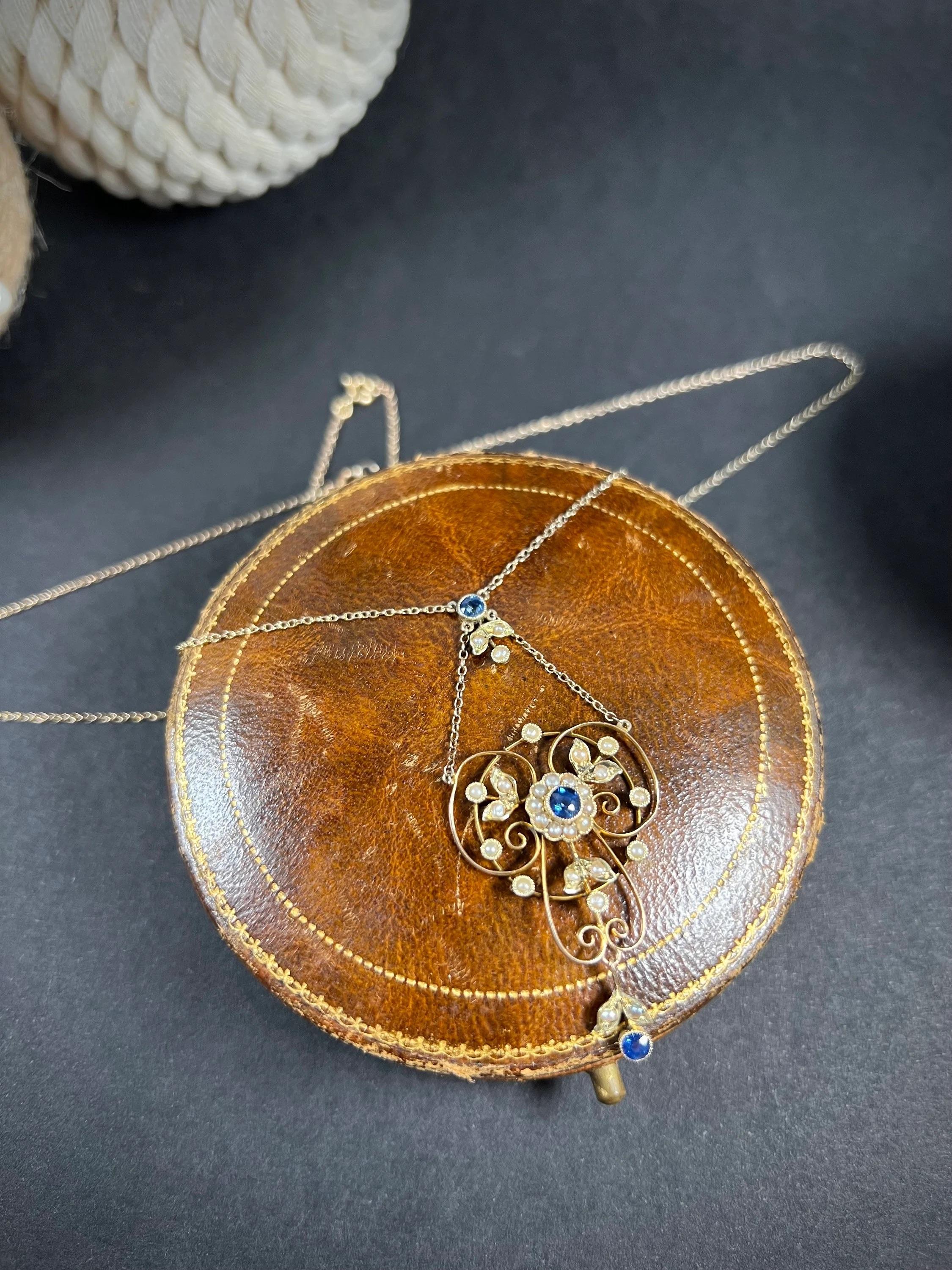 Antique 9ct Rose Gold, Edwardian, Sapphire & Seed Pearl Pendant Necklace In Good Condition For Sale In Brighton, GB