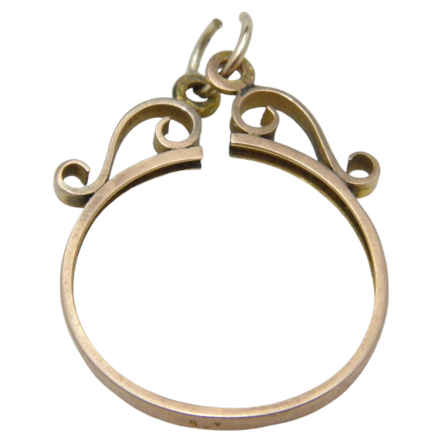 Sovereign online necklace holder