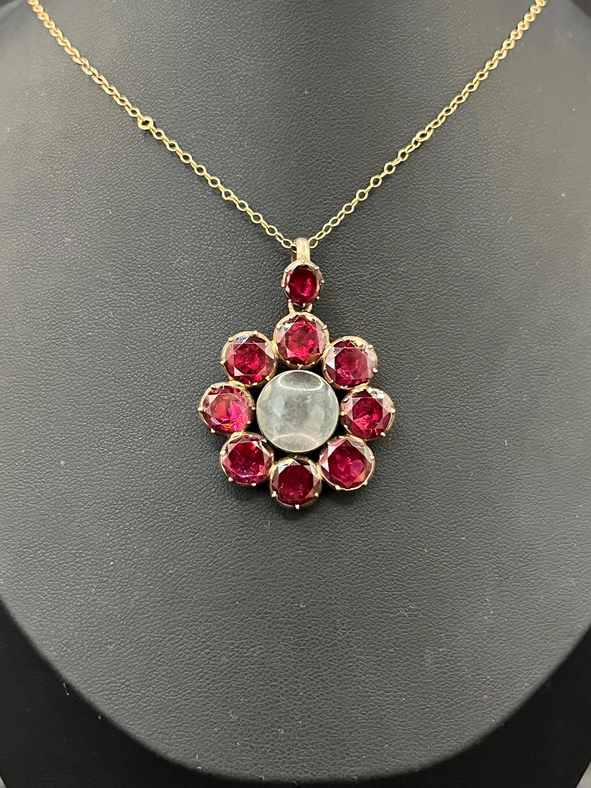 Ciondolo / medaglione antico in oro rosa 9ct Georgian Garnet In condizioni buone in vendita a Brighton, GB