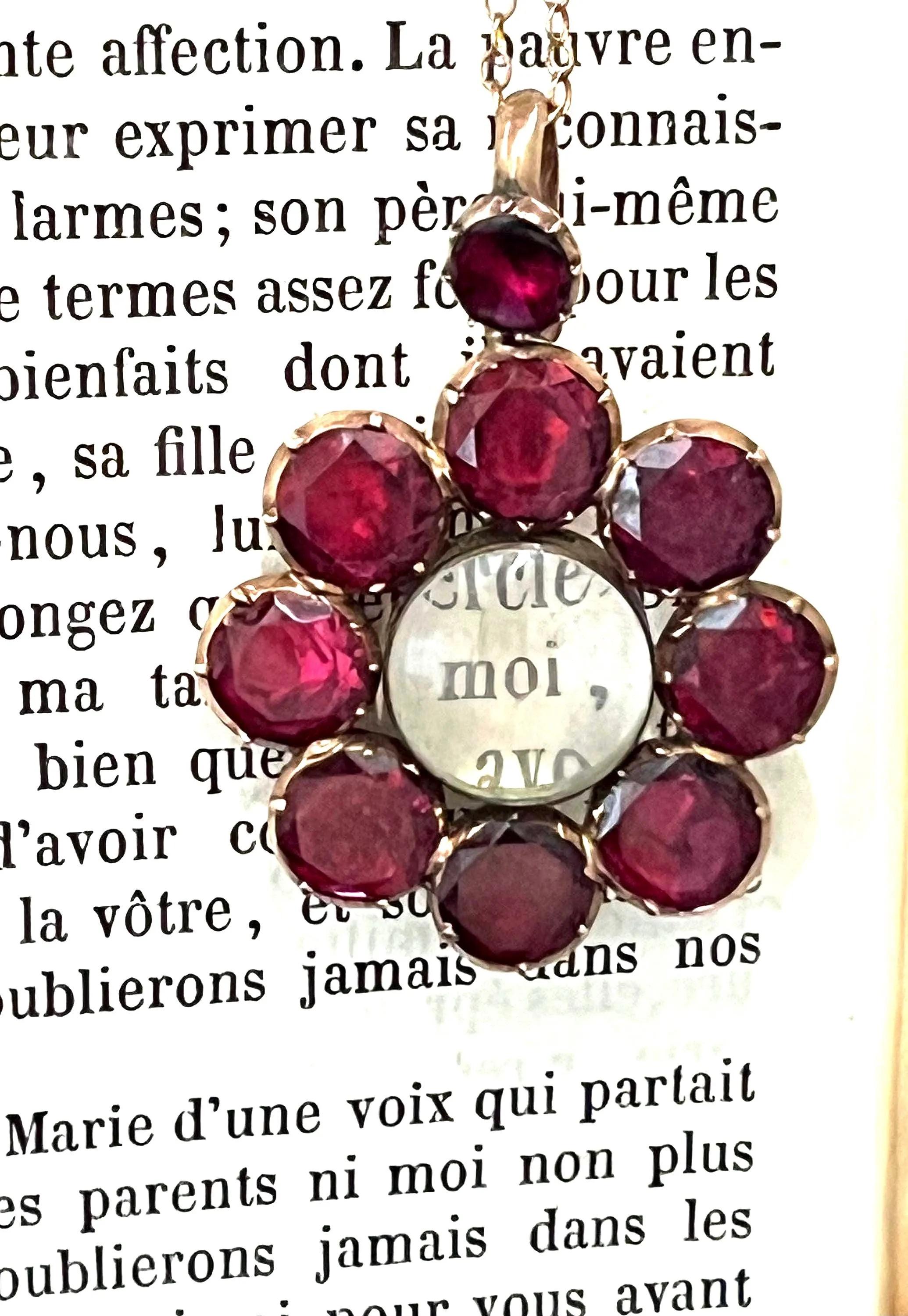 Ciondolo / medaglione antico in oro rosa 9ct Georgian Garnet in vendita 2