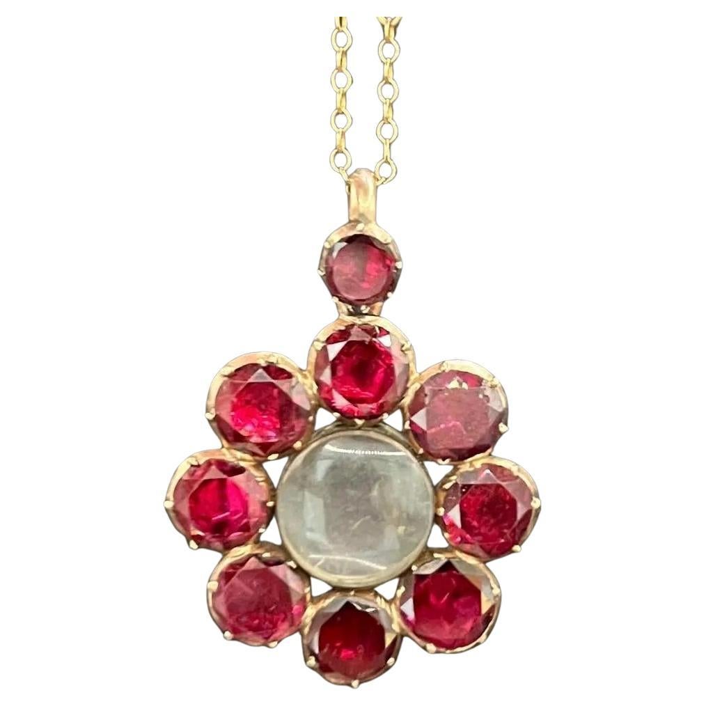Ciondolo / medaglione antico in oro rosa 9ct Georgian Garnet in vendita