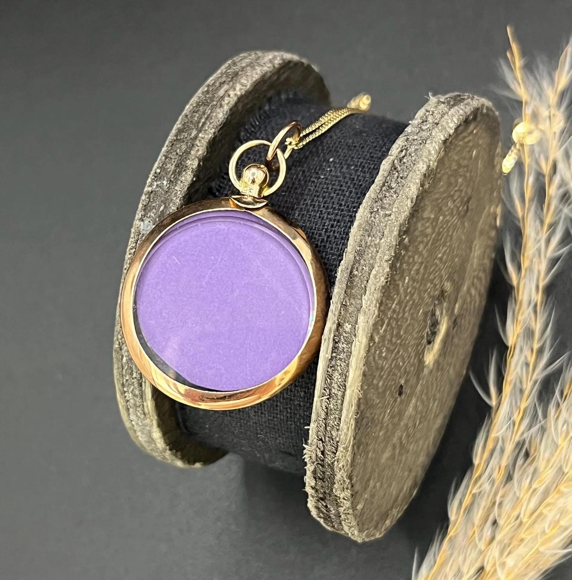 Antique 9ct Rose Gold, Glass Open Locket Pendant, Circa 1900 In Good Condition For Sale In Brighton, GB