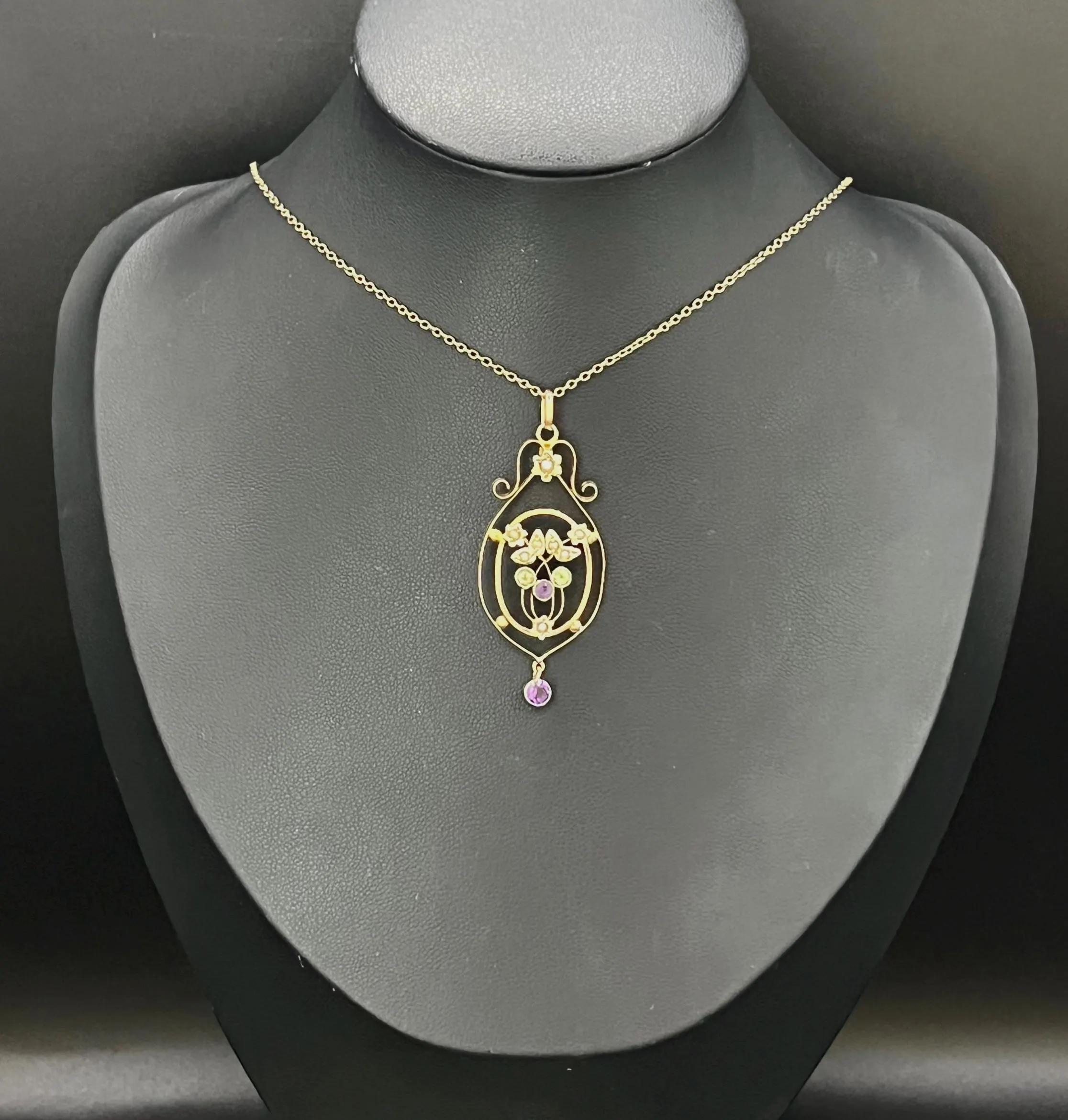 Antique 9ct Rose Gold, Peridot, Amethyst and Pearl Suffragette Pendant In Good Condition For Sale In Brighton, GB