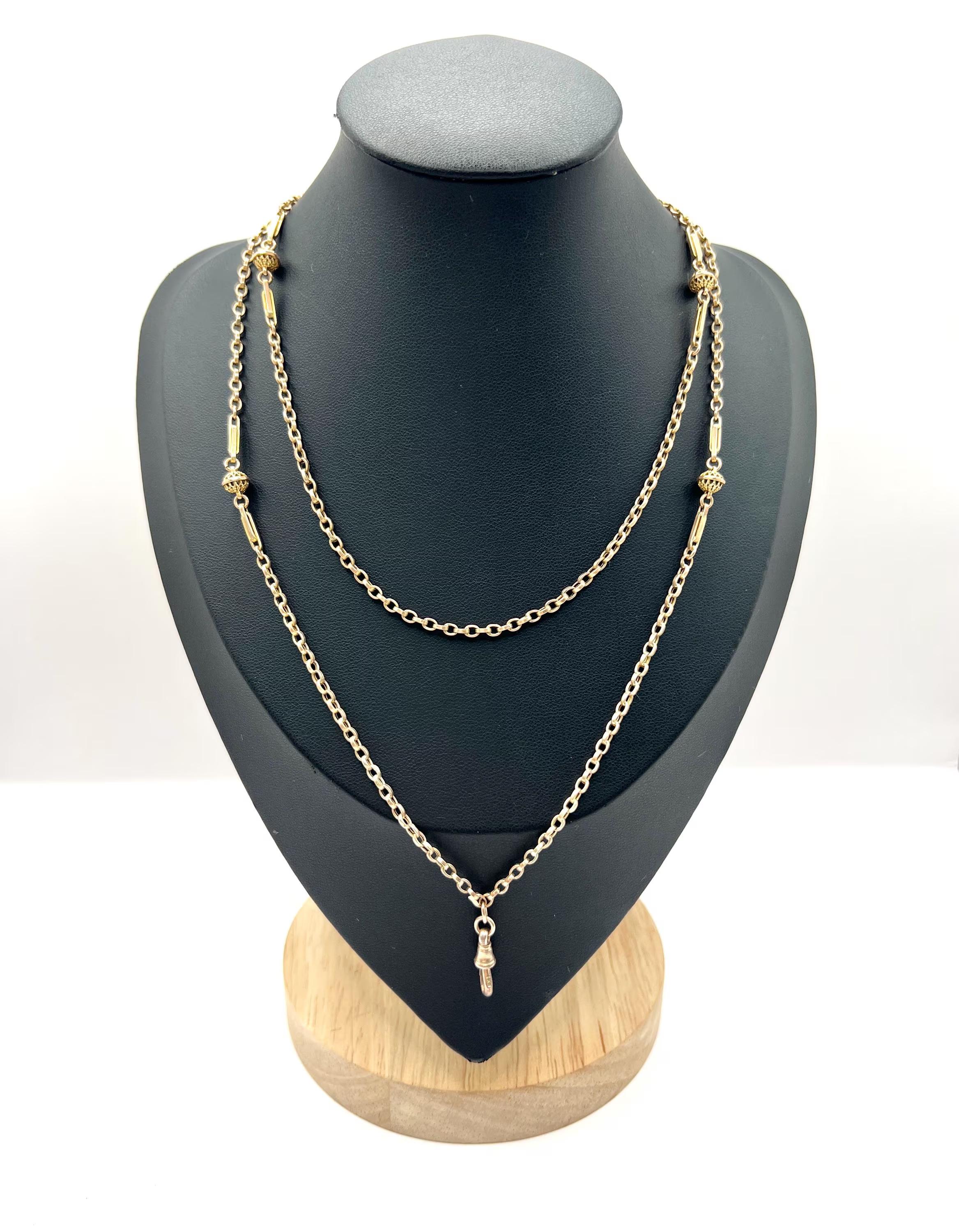 Catena a maglie antiche A Link

Oro rosa 9ct timbrato e etichettato

Circa 1900

Maker's Mark G.G. & S.

Entra nell'eleganza con questa splendida collana a catena in oro rosa 9ct di Eleg, un vero e proprio pezzo forte che incarna il fascino di