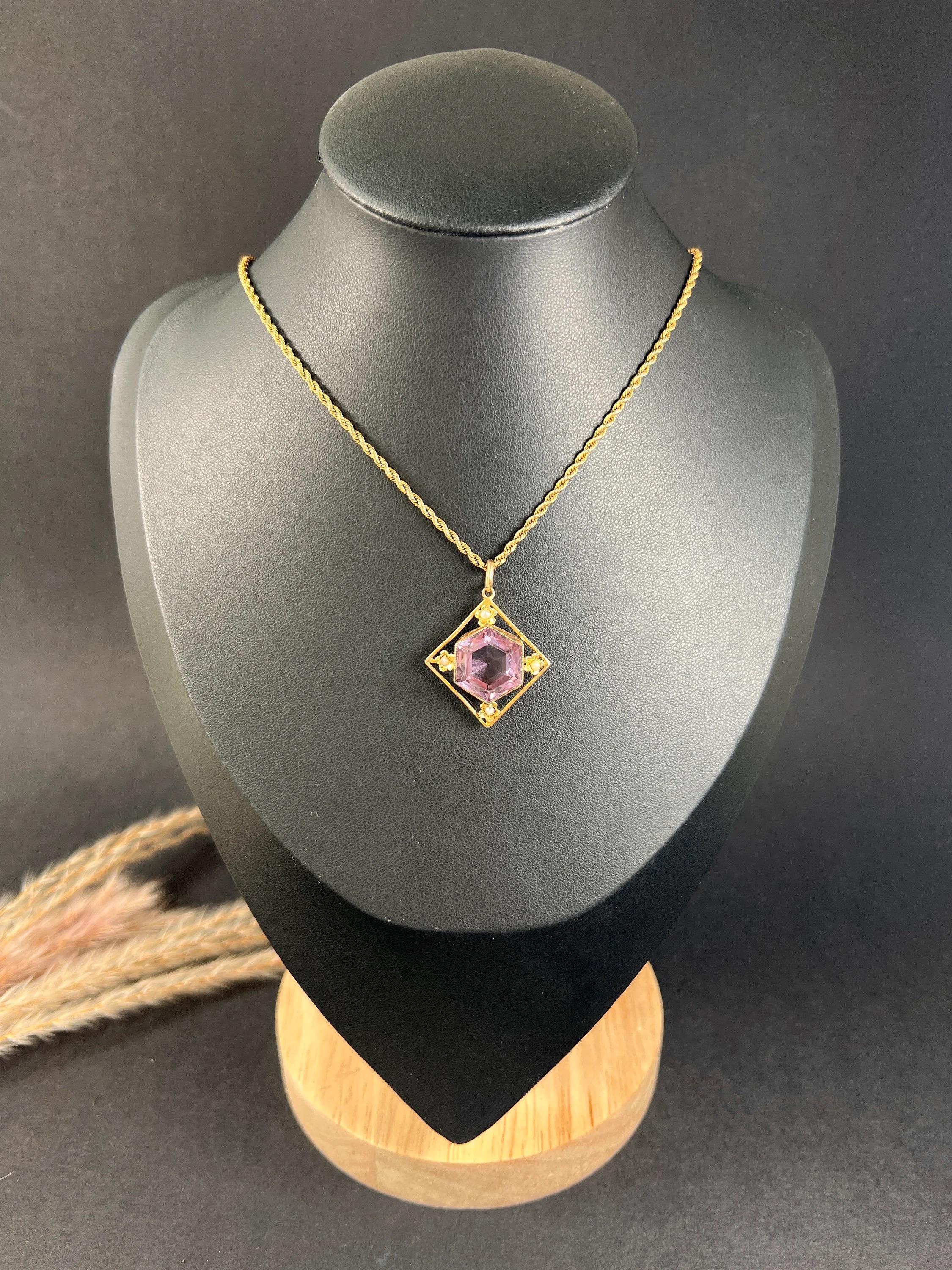 Pendentif édouardien ancien en or rose 9 carats Tagged, améthyste hexagonale et perles naturelles en vente 3