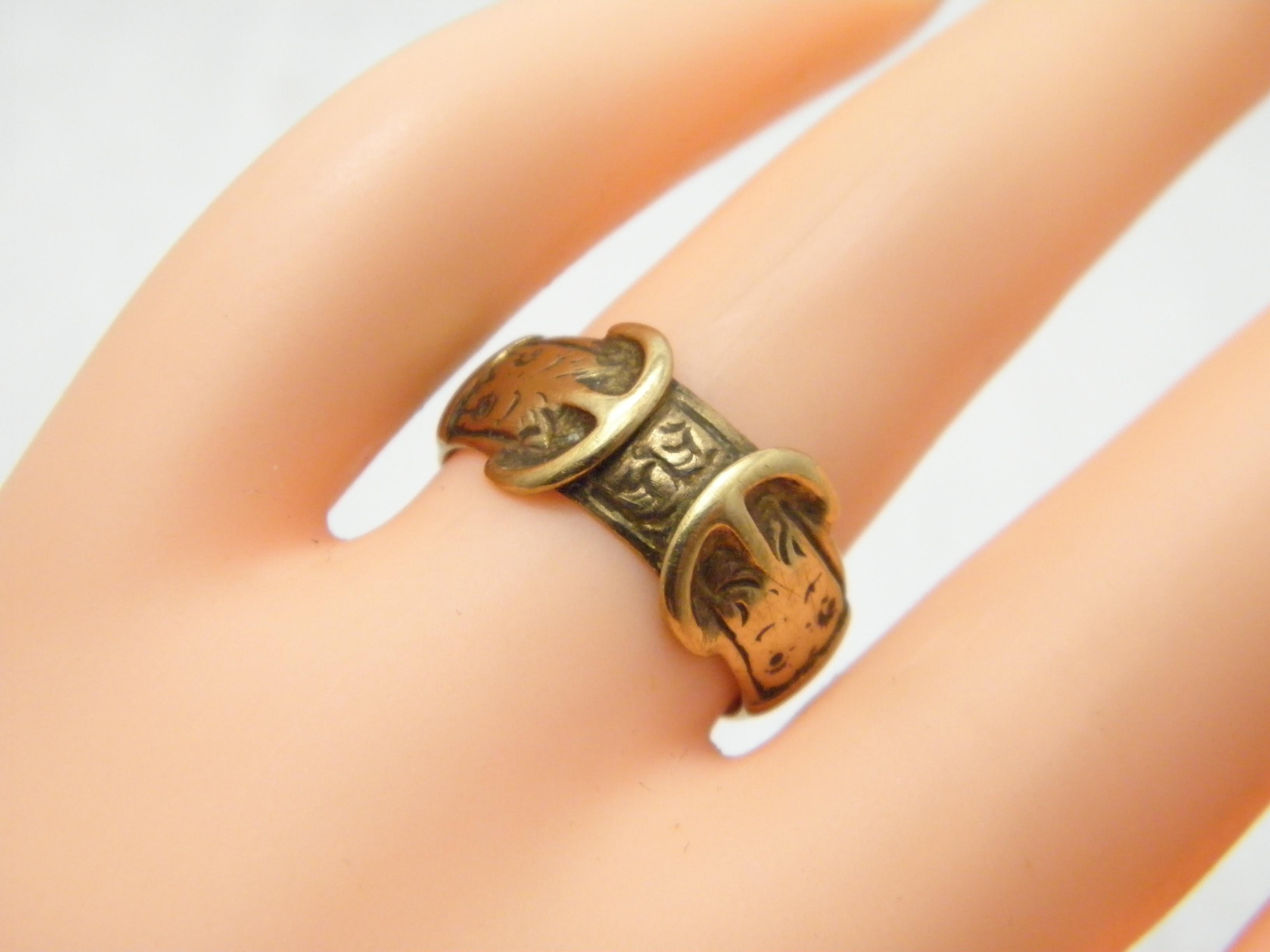 If you have landed on this page then you have an eye for beauty.

On offer is this gorgeous

9CT ROSE GOLD HEAVY BUCKLE BAND SIGNET RING

DETAILS
Material: 9ct 375/000 Rosey Yellow Gold
This ring has a good thick shank hence ideal if resizing
