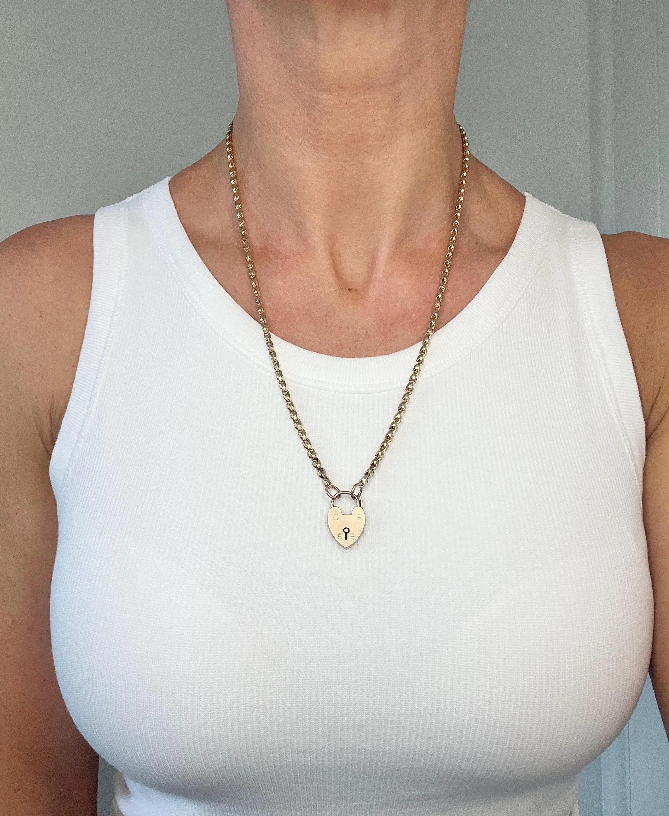 Antica catena a tulipani in oro rosa 9ct da 22 pollici: Chiusura con lucchetto a cuore edoardiano in vendita 6