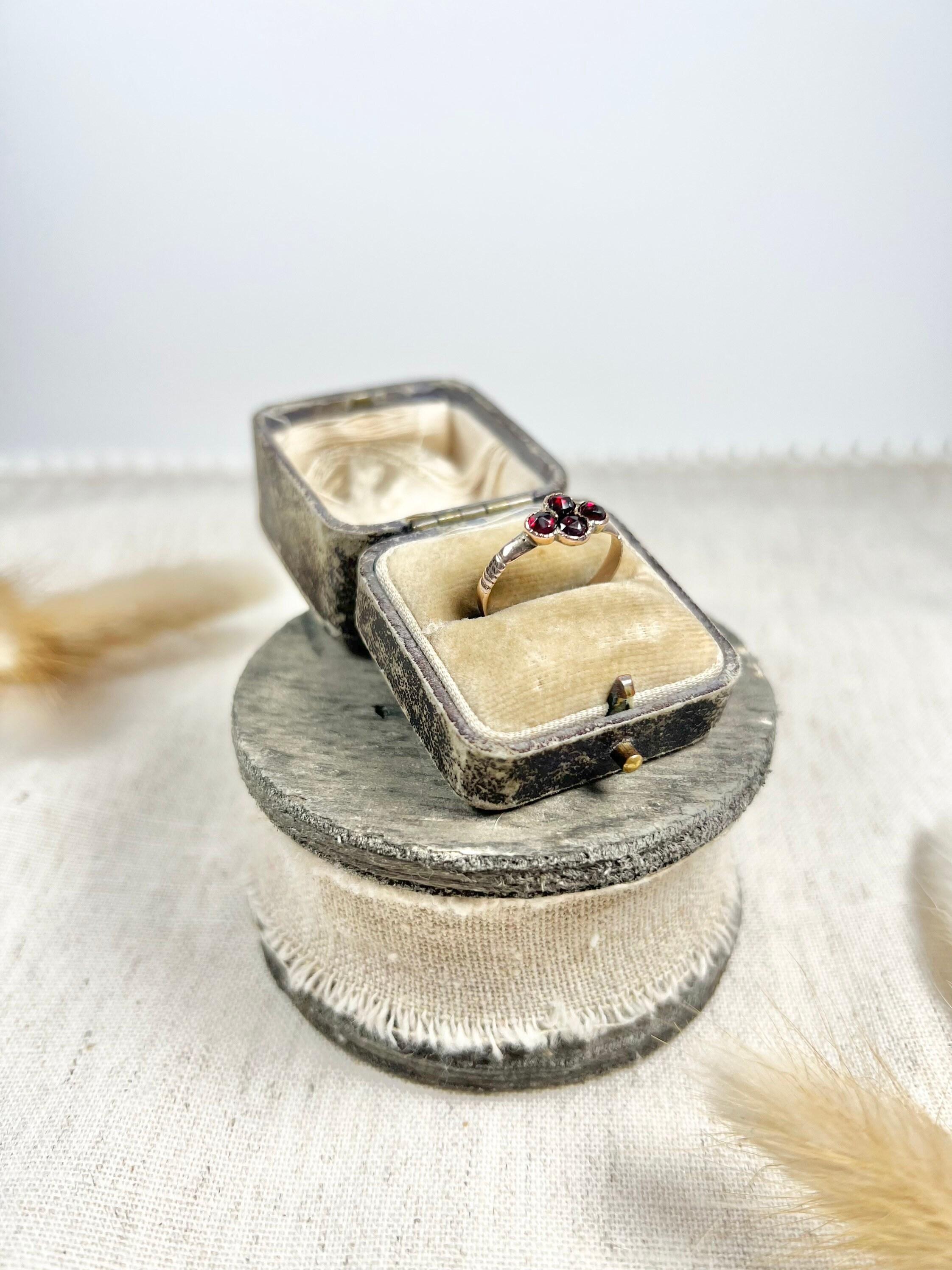 Taille ronde Bague victorienne bohème ancienne en or rose 9 carats en vente