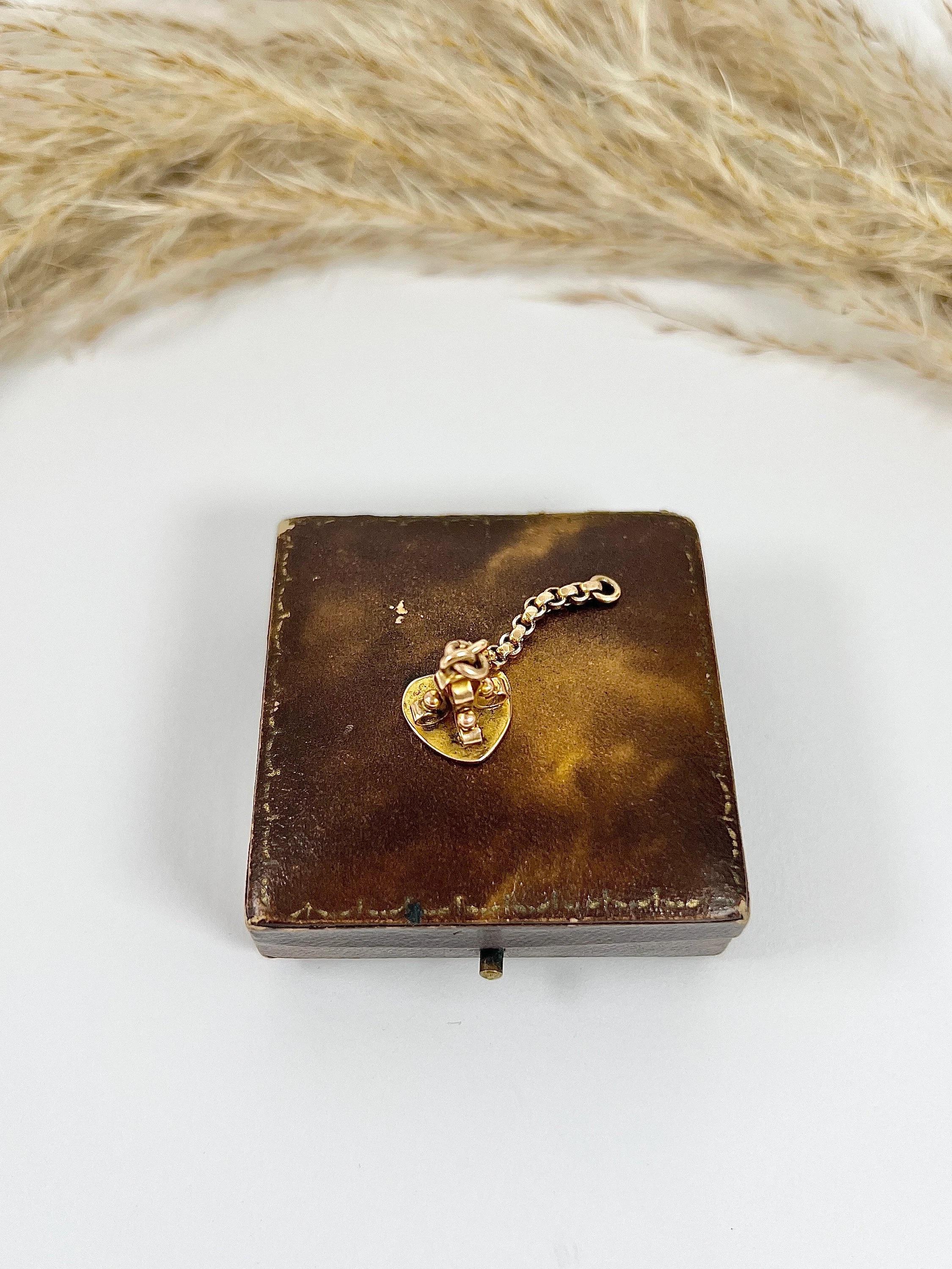 Antico ciondolo a forma di cuore con sigillo in oro rosa 9ct, di epoca vittoriana in vendita 1