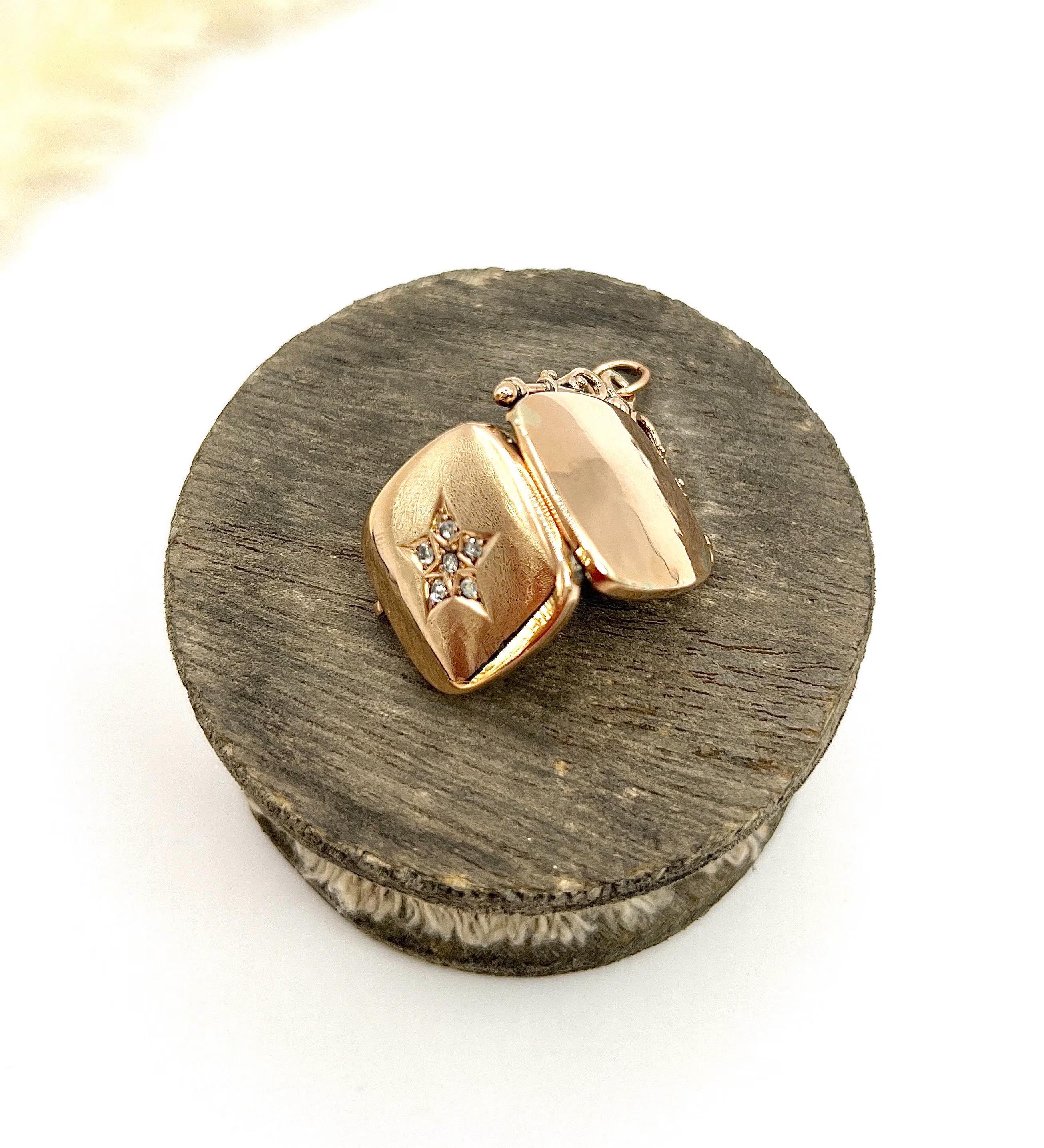 Antique 9ct Rose Gold, Victorian Rose Cut Diamond Star Set Square Locket For Sale 4