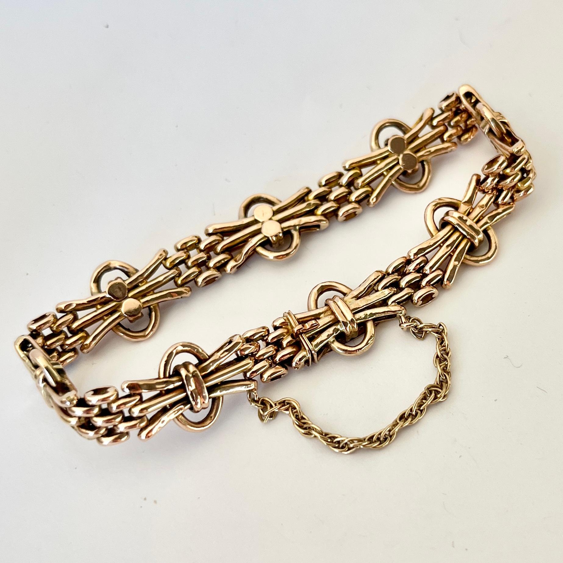 Antique 9ct Soft Tone Rose Gold Bracelet Chain In Good Condition For Sale In Chipping Campden, GB