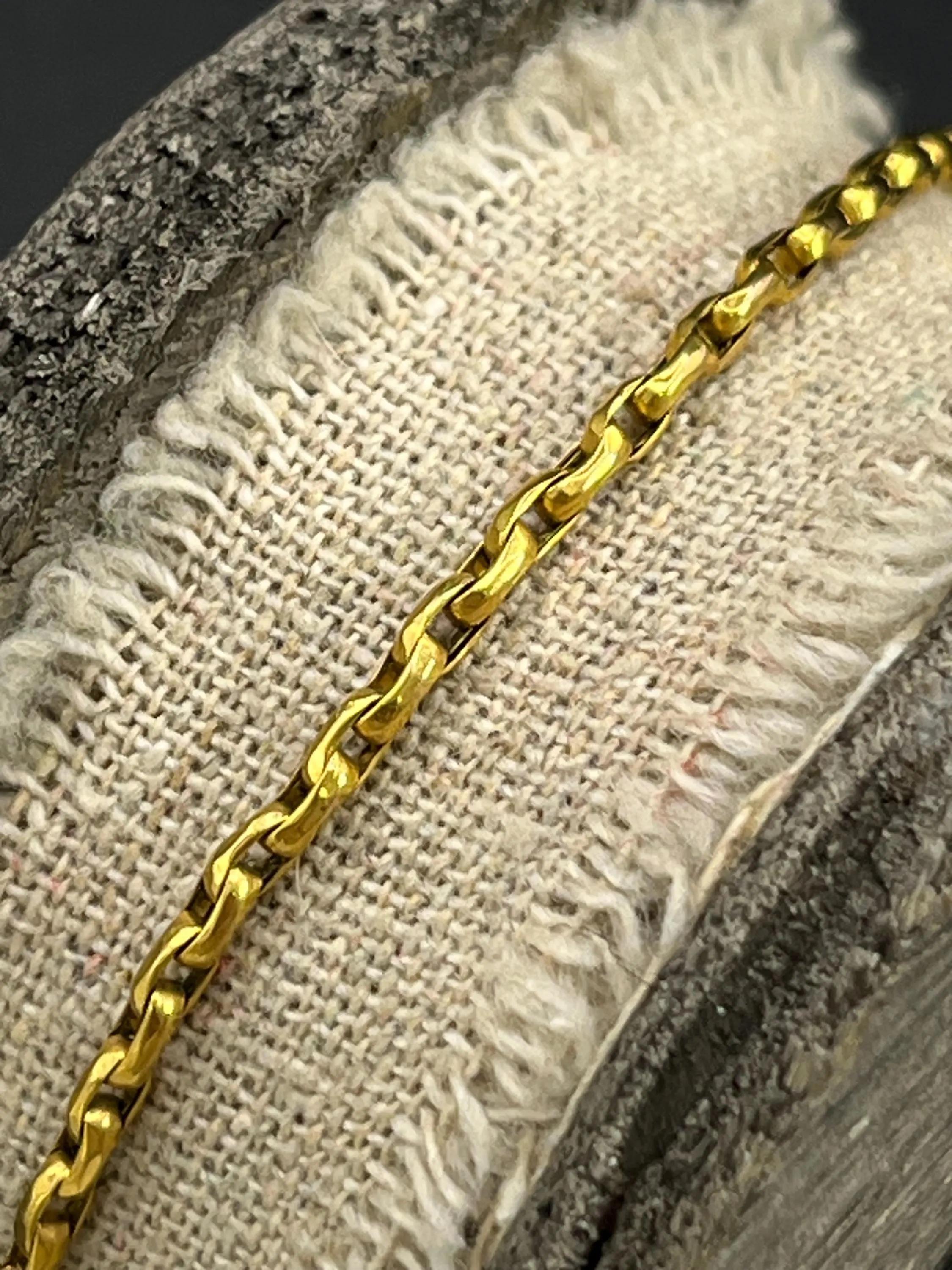 Antiguo oro amarillo de 9 ct , 16 pulgadas Edwardian Faceted Oval Belcher Link Chain en Bueno estado para la venta en Brighton, GB