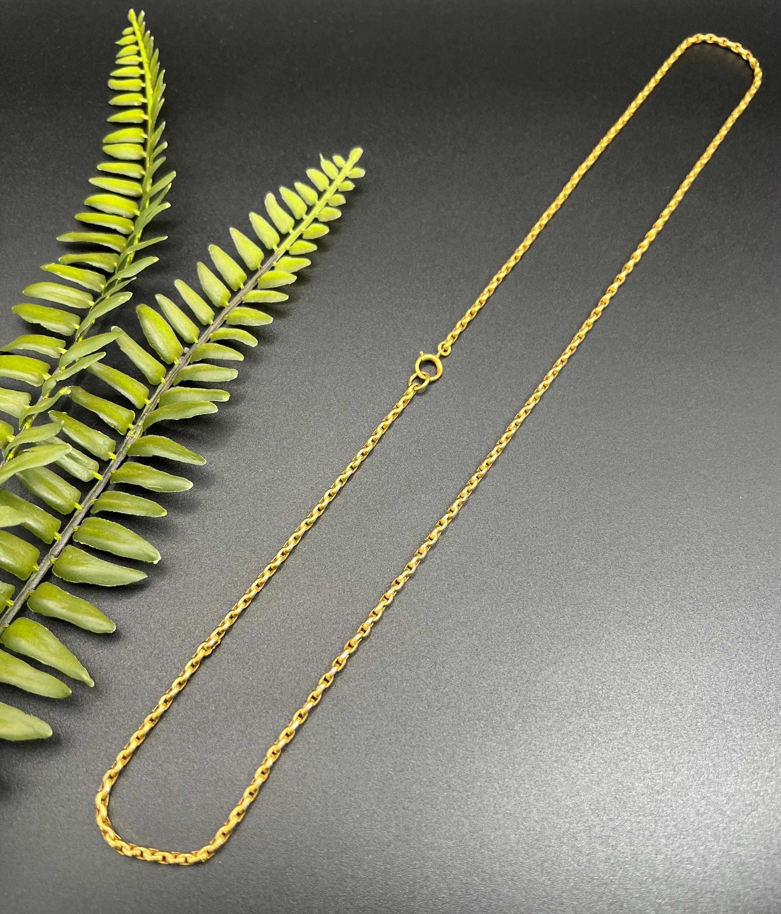 Édouardien Chaîne à maillons Belcher ovale facettée édouardienne ancienne en or jaune 9 carats, 28 pouces en vente
