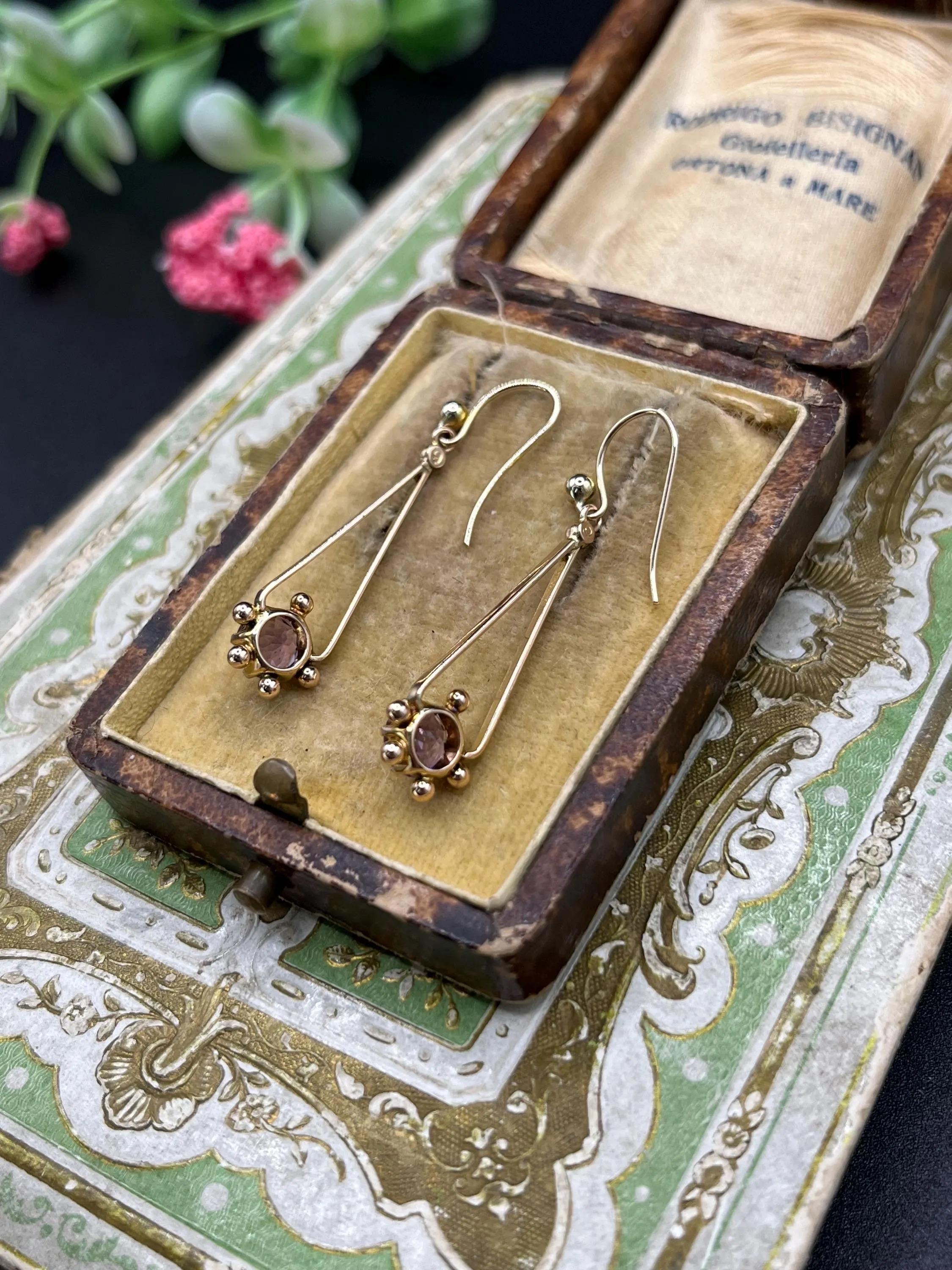 Antichi orecchini a goccia in oro giallo 9ct e ametista, CIRCA 1920 in vendita 5