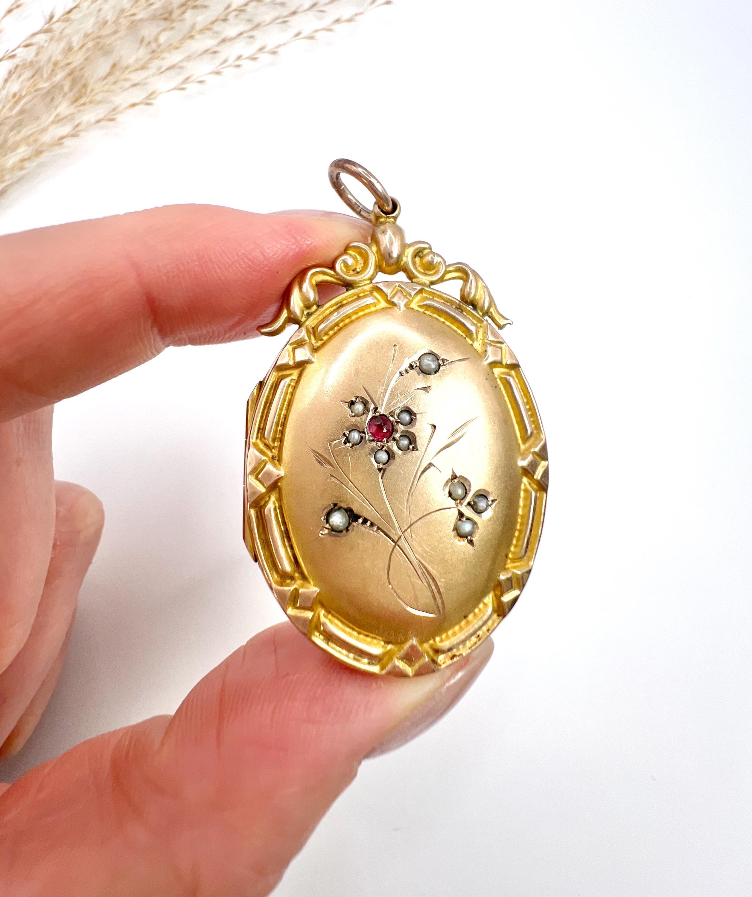 Médaillon ancien en or jaune 9 ct, serti de perles de rocailles florales, de style édouardien en vente 1