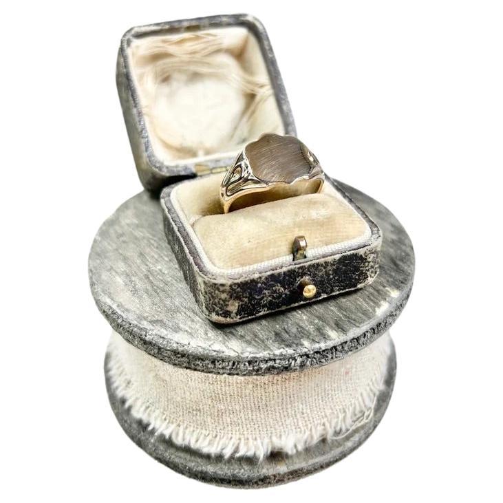 Antique 9ct Yellow Gold, Birmingham Hallmarked 1918, Shield Shaped Signet Ring