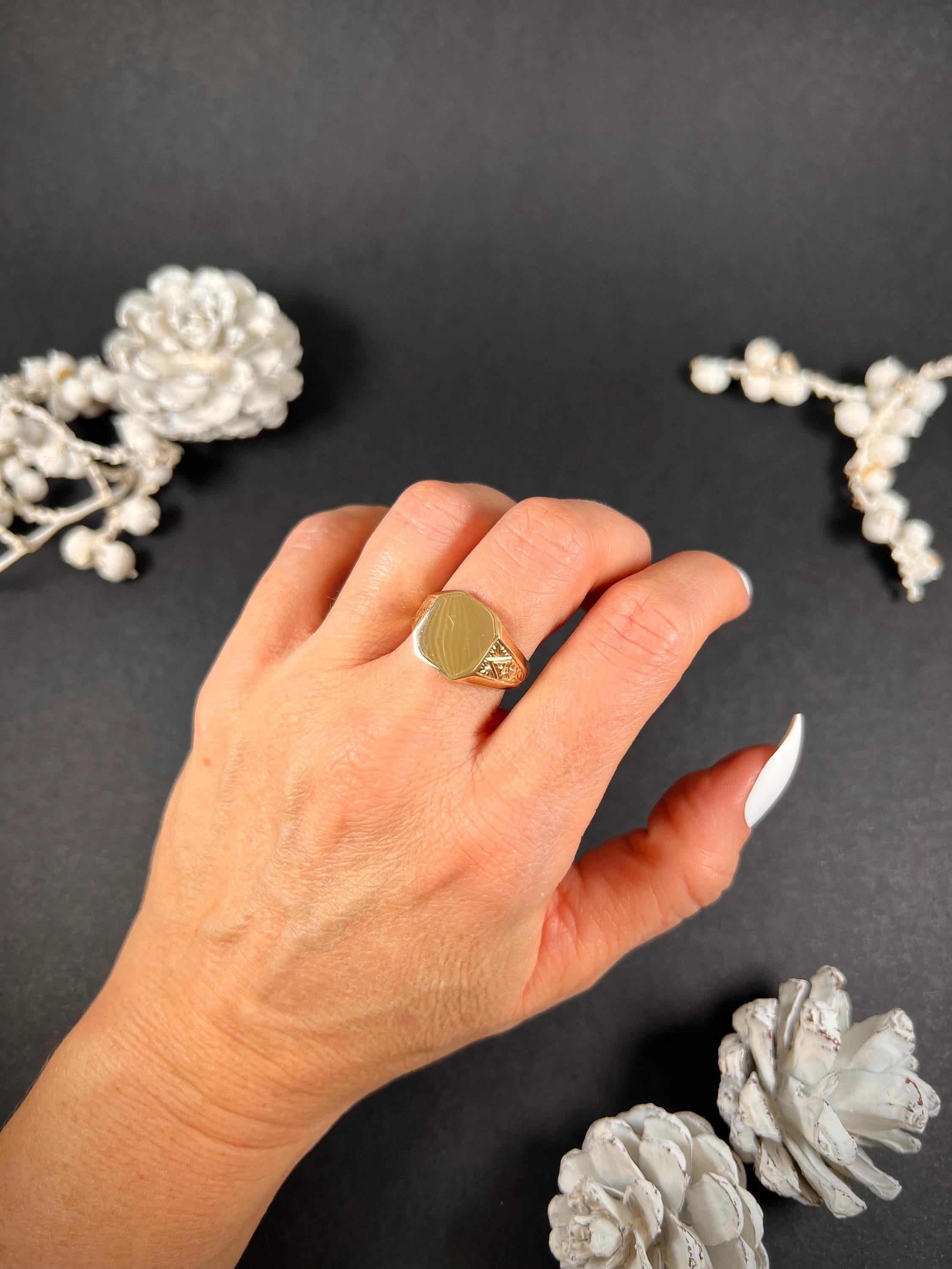 Antique 9ct Yellow Gold, Birmingham Hallmarked, 1950s Octagonal Signet Ring 5