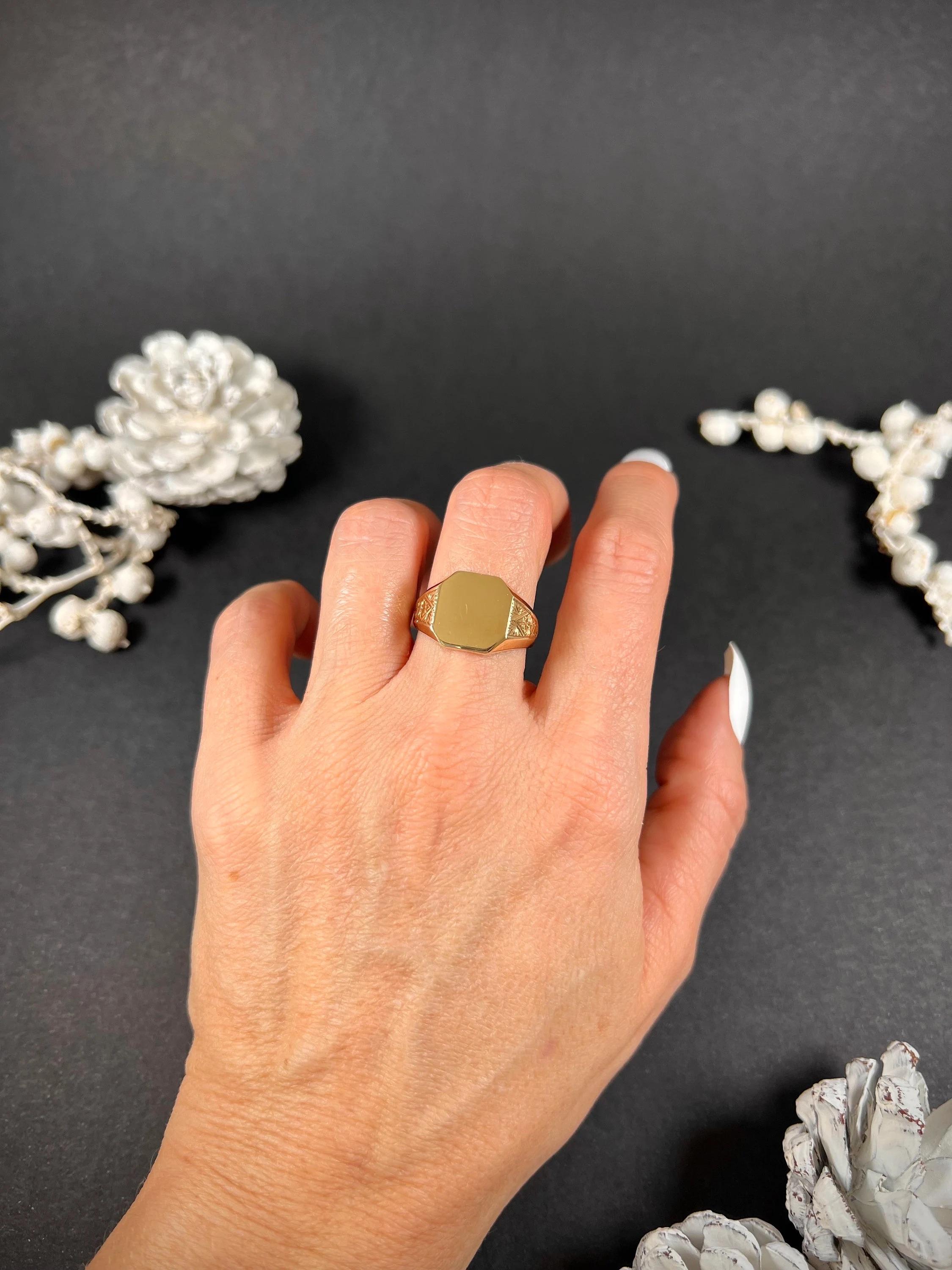 Antique 9ct Yellow Gold, Birmingham Hallmarked, 1950s Octagonal Signet Ring 2