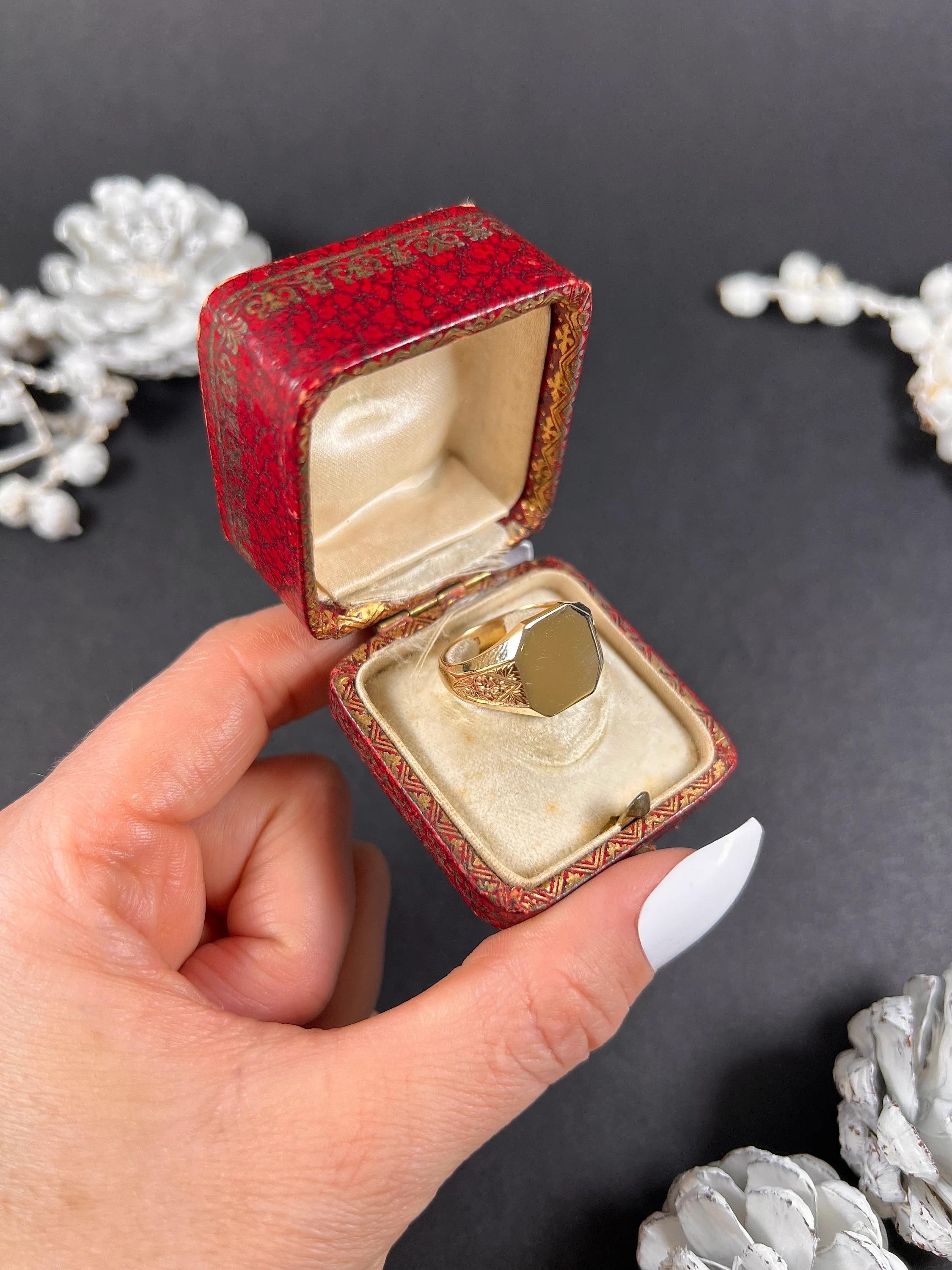 Antique 9ct Yellow Gold, Birmingham Hallmarked, 1950s Octagonal Signet Ring 3