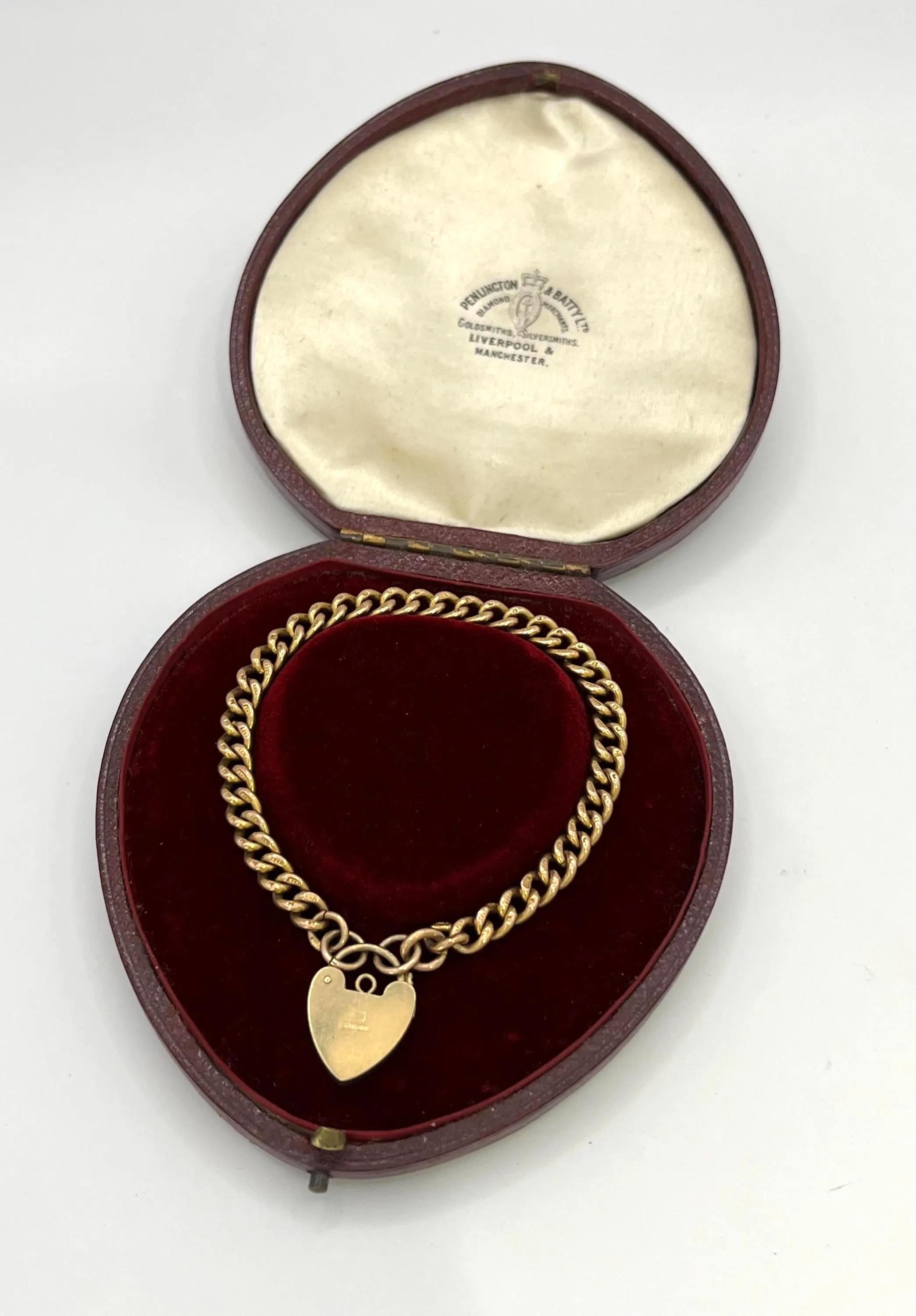 Bracelet ancien en or jaune 9ct Circa 1920 avec cadenas en forme de coeur Circa 1968 6