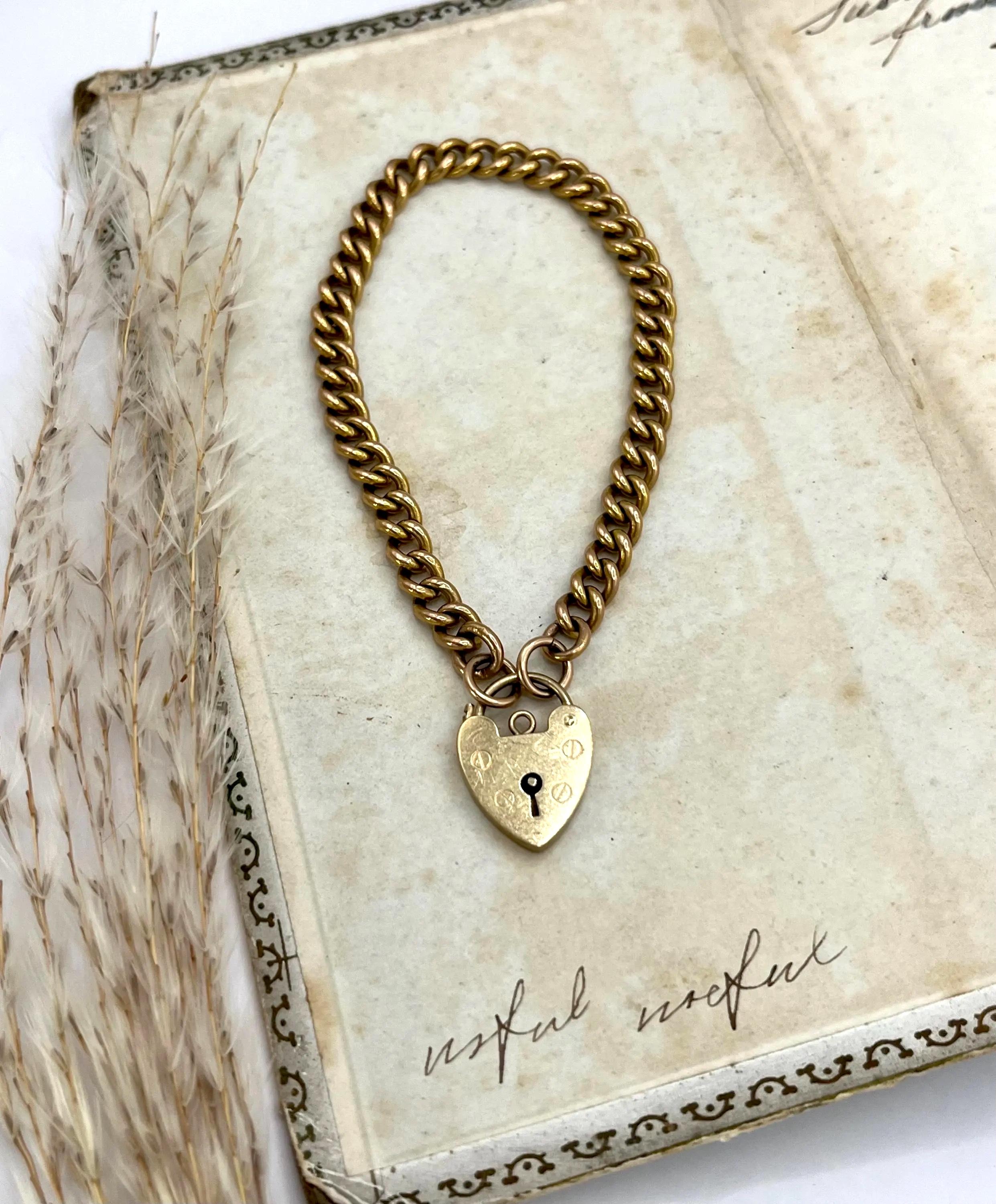 Bracelet ancien en or jaune 9ct Circa 1920 avec cadenas en forme de coeur Circa 1968 7