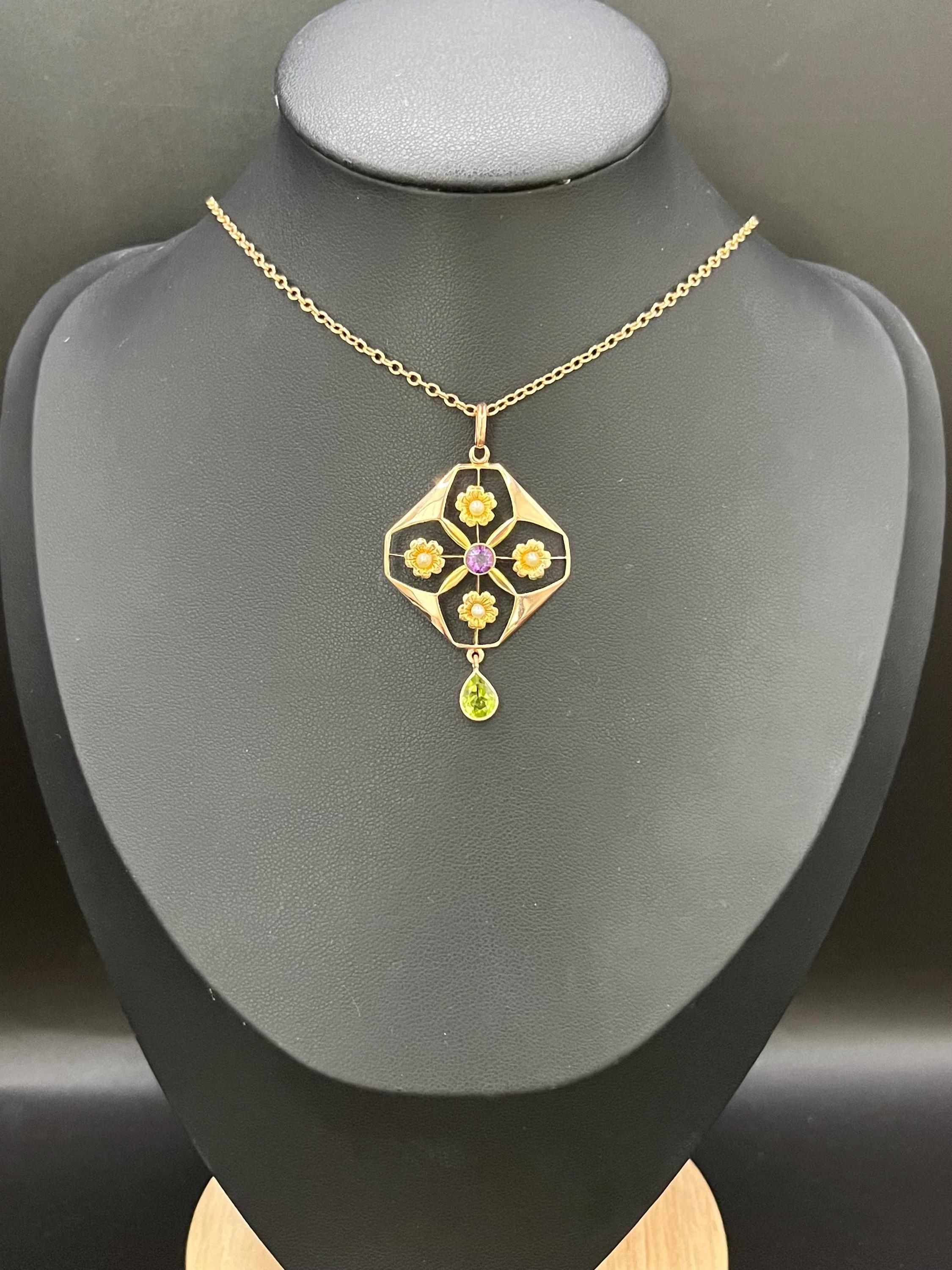 Antique 9ct Yellow Gold, Edwardian Amethyst, Pearl & Peridot Suffragette Pendent For Sale 5