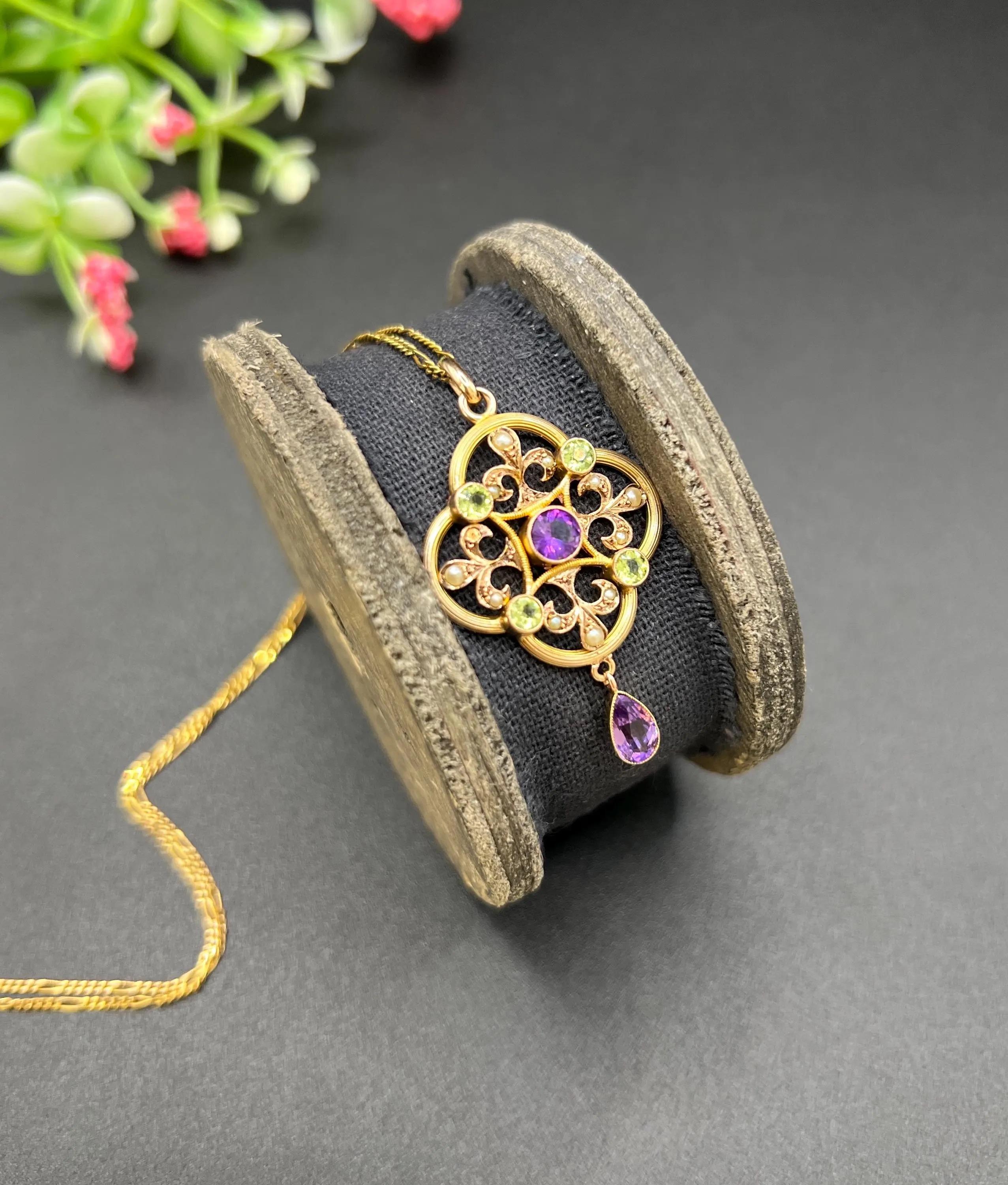 Antique 9ct Yellow Gold, Edwardian Amethyst, Pearl & Peridot Suffragette Pendent For Sale 5