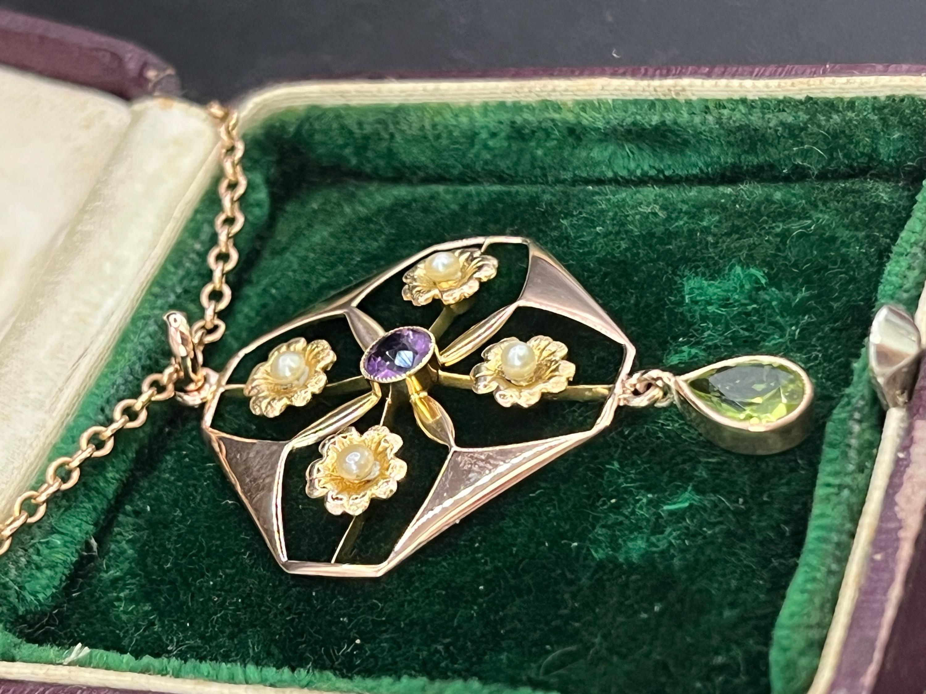 Antique 9ct Yellow Gold, Edwardian Amethyst, Pearl & Peridot Suffragette Pendent For Sale 1